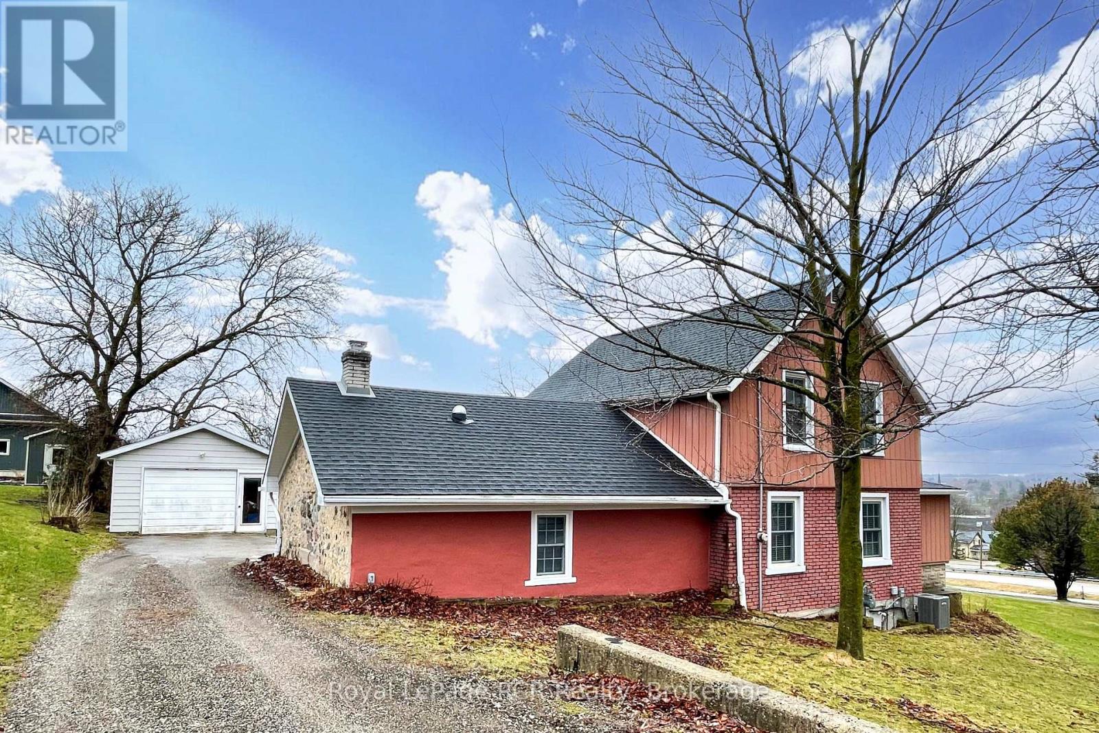 10 Walker Street, Brockton, Ontario N0G 2V0 - Photo 5 - X12989028