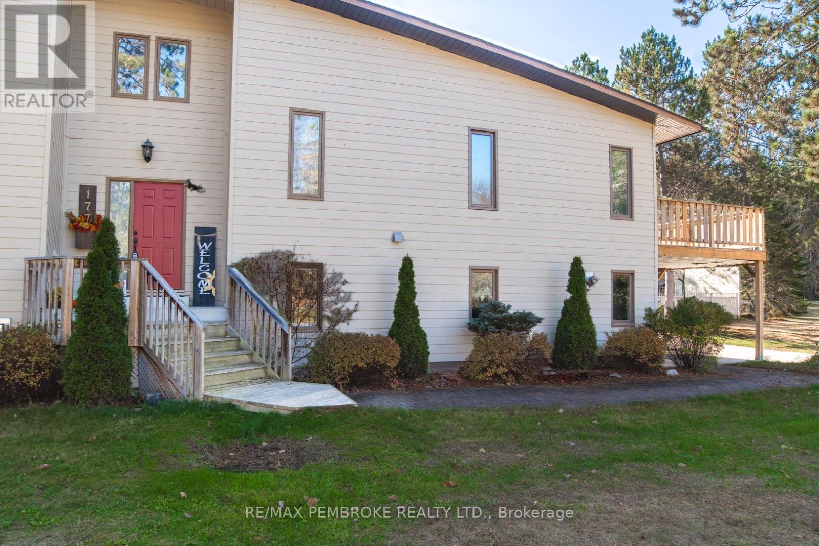 177 Sylvan Drive, Petawawa, Ontario  K8A 6W7 - Photo 34 - X12848004