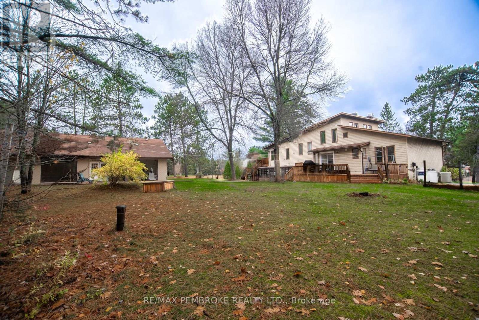 177 Sylvan Drive, Petawawa, Ontario  K8A 6W7 - Photo 45 - X12848004