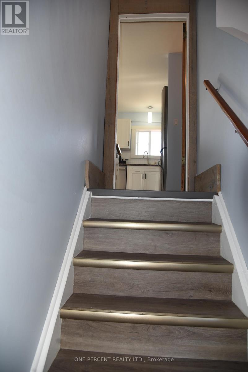 31 Prince Street, Minden Hills, Ontario  K0M 2K0 - Photo 2 - X12982080