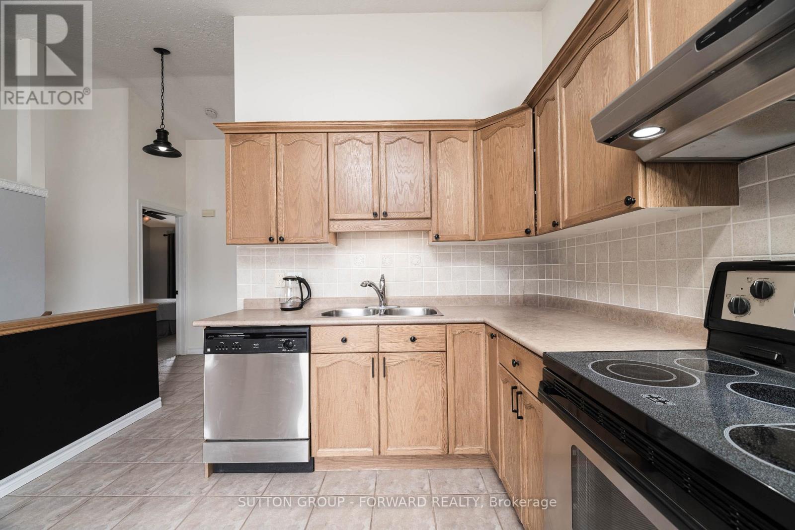 9 - 1077 Hamilton Road, London East, Ontario  N5W 6G3 - Photo 11 - X12961866