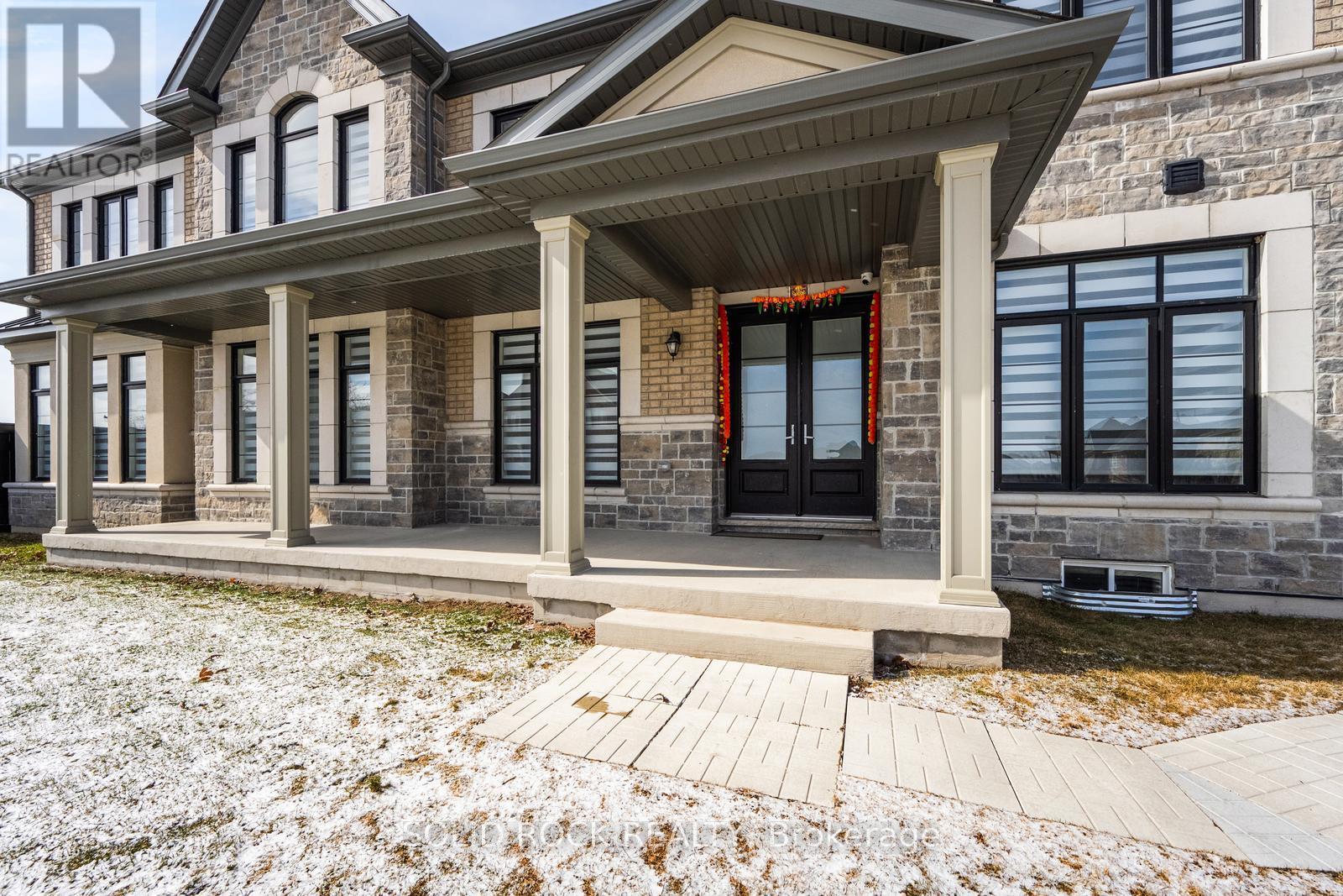 2 Catherwood Court, Brampton, Ontario  L6P 2W1 - Photo 3 - W12905140