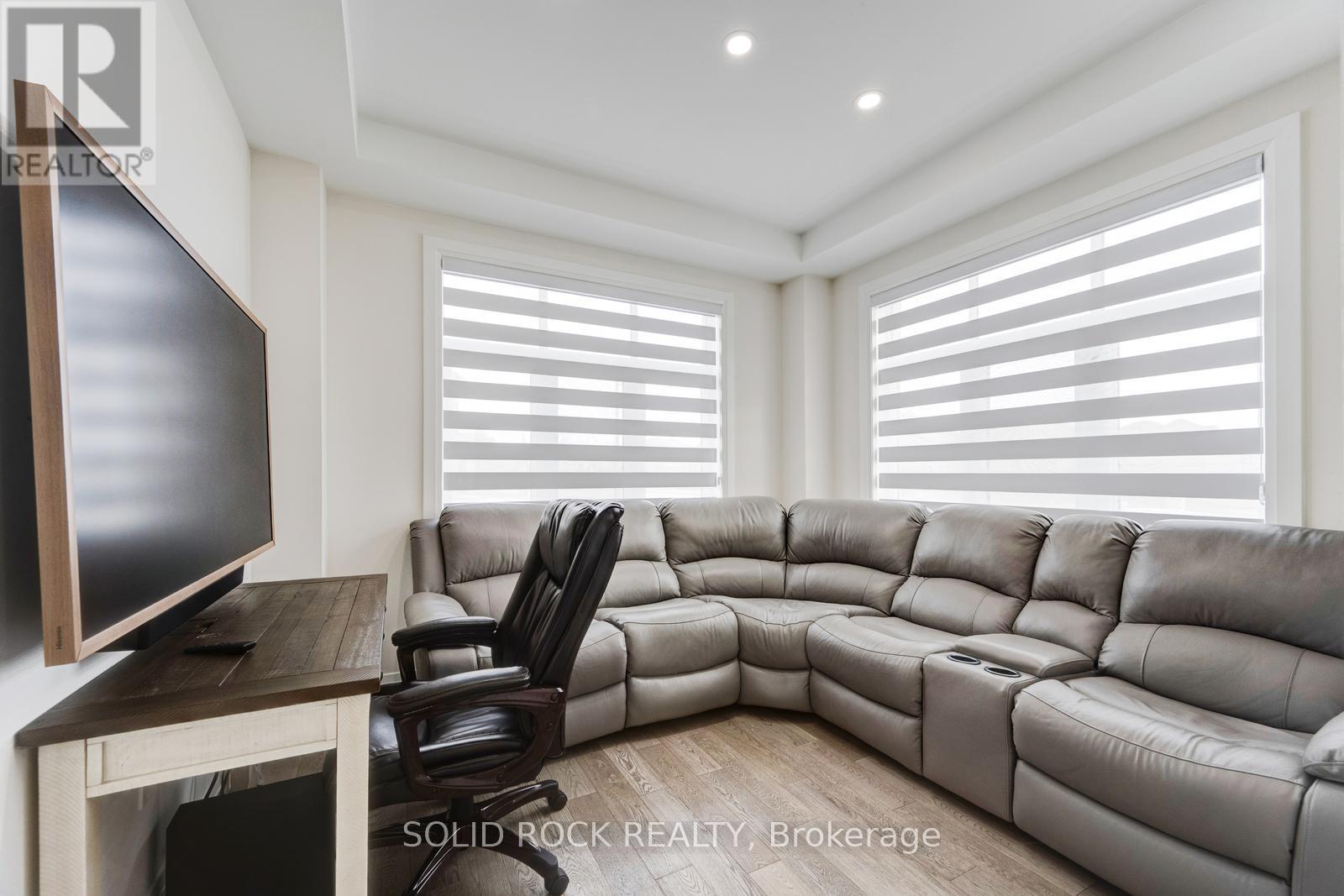 2 Catherwood Court, Brampton, Ontario  L6P 2W1 - Photo 7 - W12905140