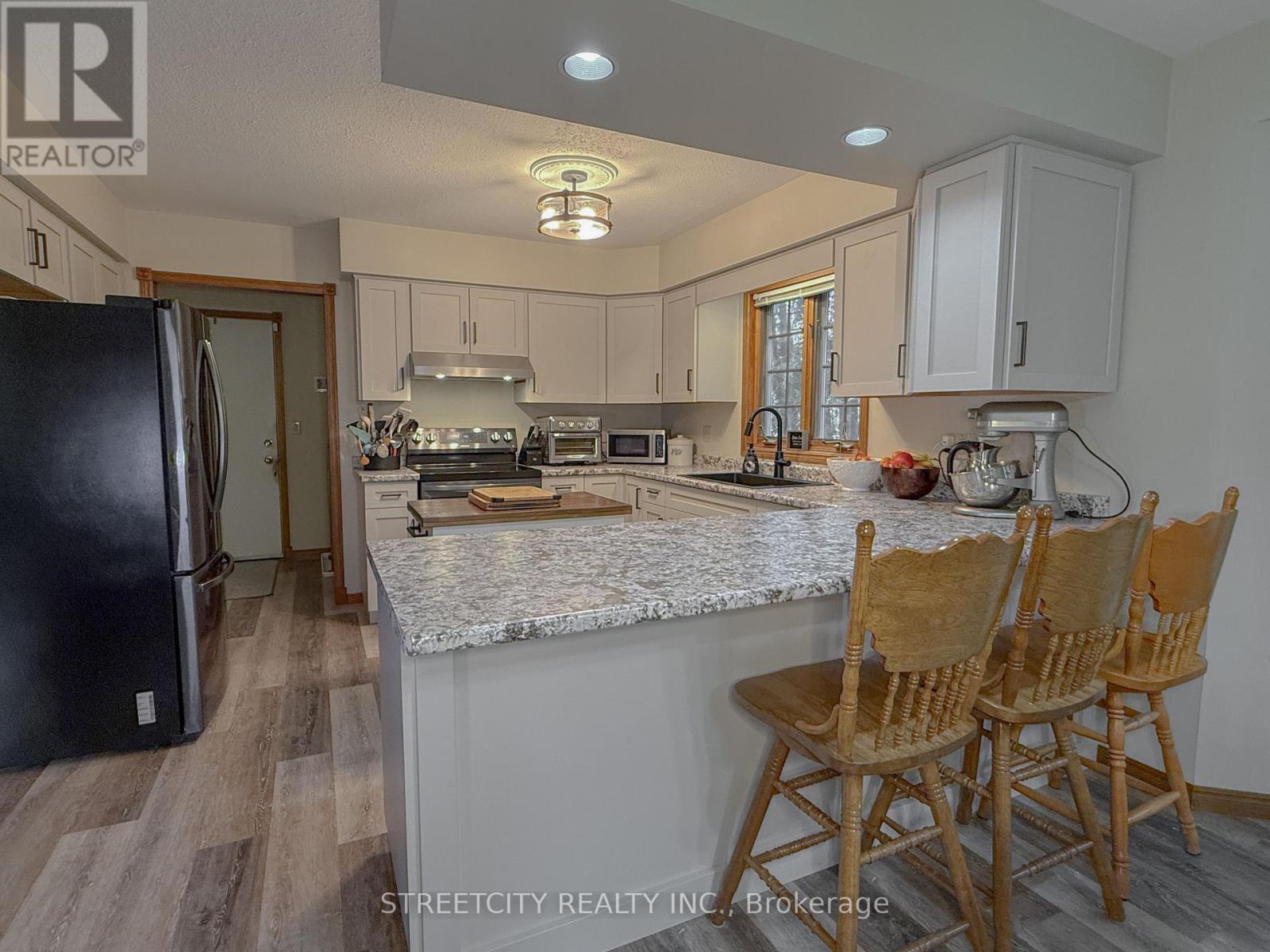 518 Camden Street, Chatham-Kent, Ontario  N0P 1M0 - Photo 2 - X12988994