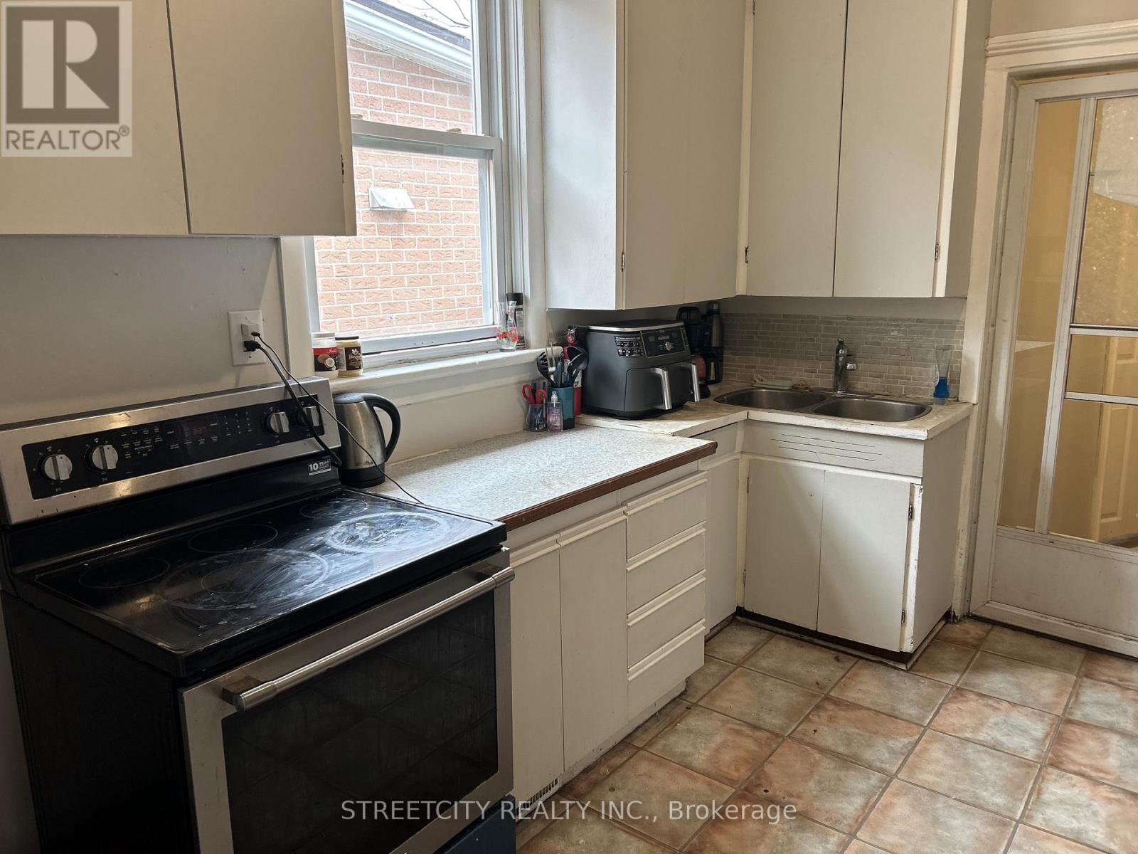 513 Hill Street, London East (East K), Ontario  N6B 1E8 - Photo 7 - X12989072