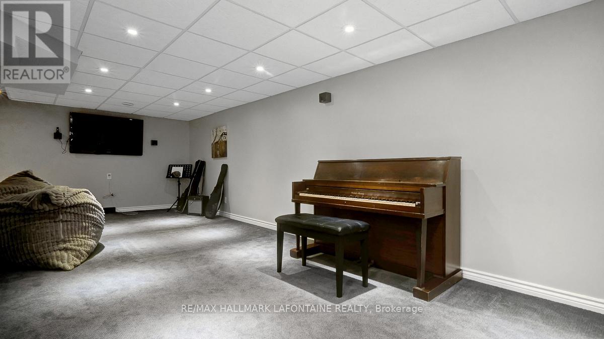 1288 Turner Crescent, Ottawa, Ontario  K1E 2Y4 - Photo 36 - X12989002