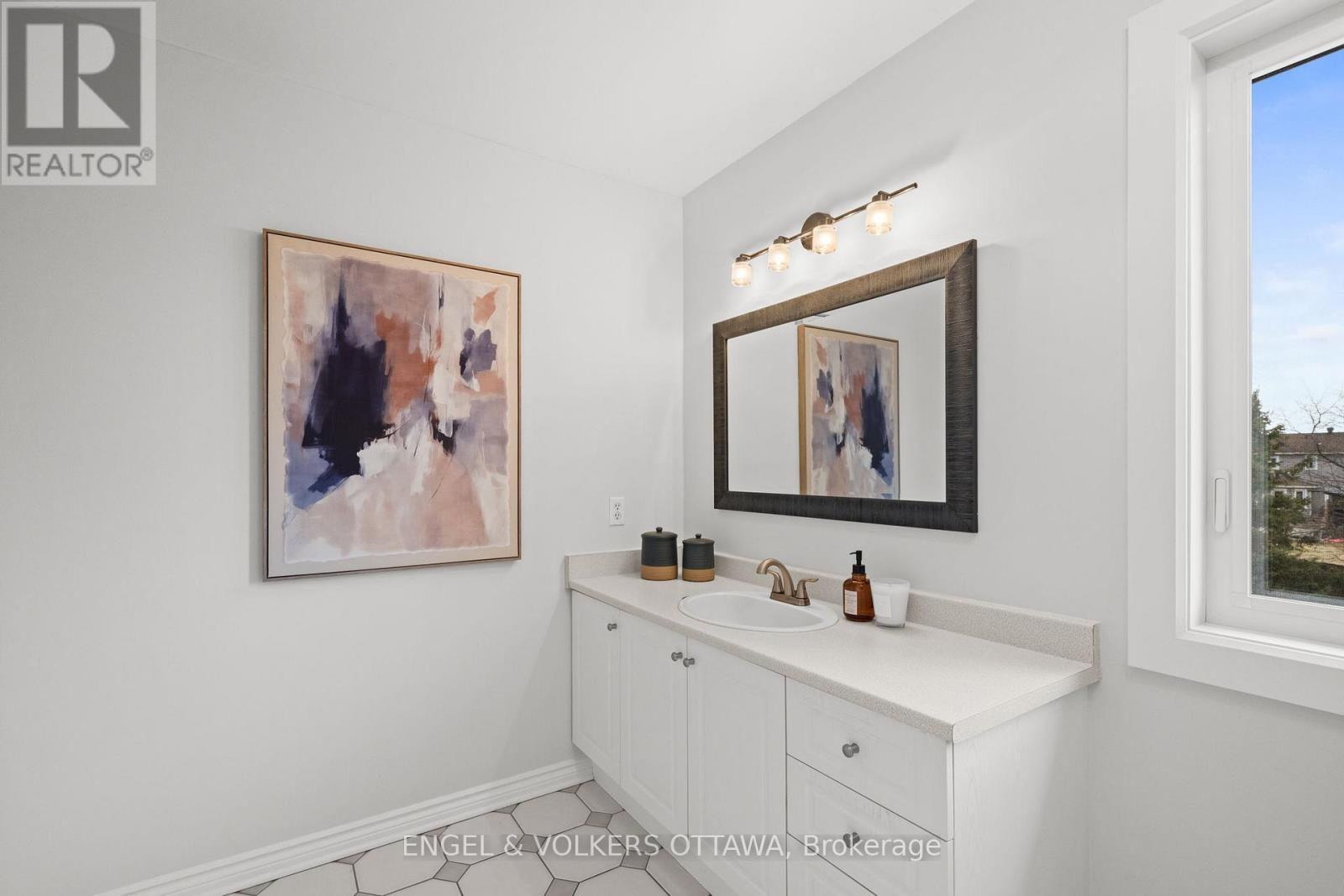 129 Corvinelli Crescent, Russell, Ontario  K4R 1G4 - Photo 26 - X12989008