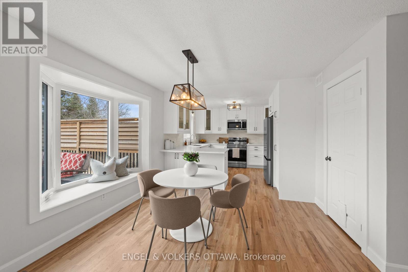 129 Corvinelli Crescent, Russell, Ontario  K4R 1G4 - Photo 5 - X12989008