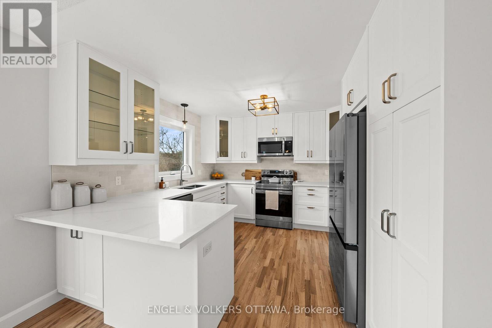 129 Corvinelli Crescent, Russell, Ontario  K4R 1G4 - Photo 6 - X12989008