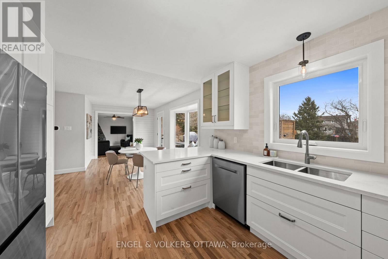 129 Corvinelli Crescent, Russell, Ontario  K4R 1G4 - Photo 8 - X12989008