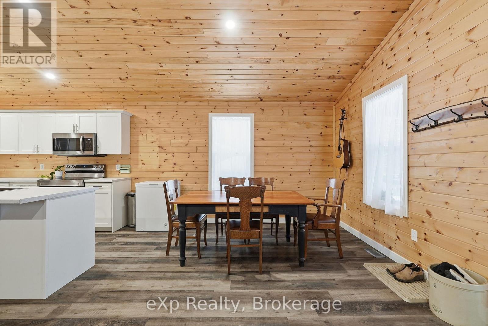 38 Miller Lake Road, Northern Bruce Peninsula, Ontario  N0H 1Z0 - Photo 17 - X12902374