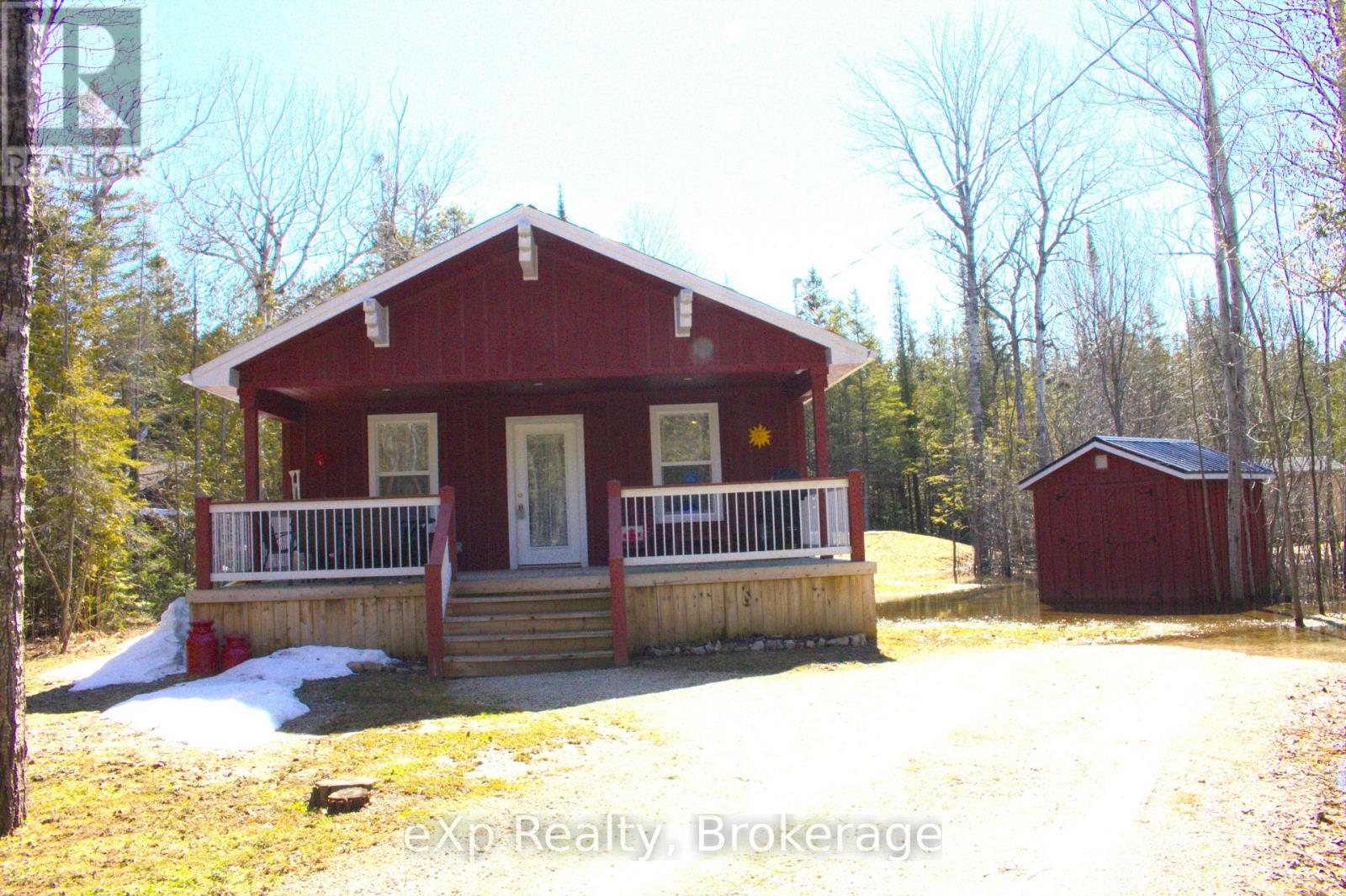 38 Miller Lake Road, Northern Bruce Peninsula, Ontario  N0H 1Z0 - Photo 2 - X12902374