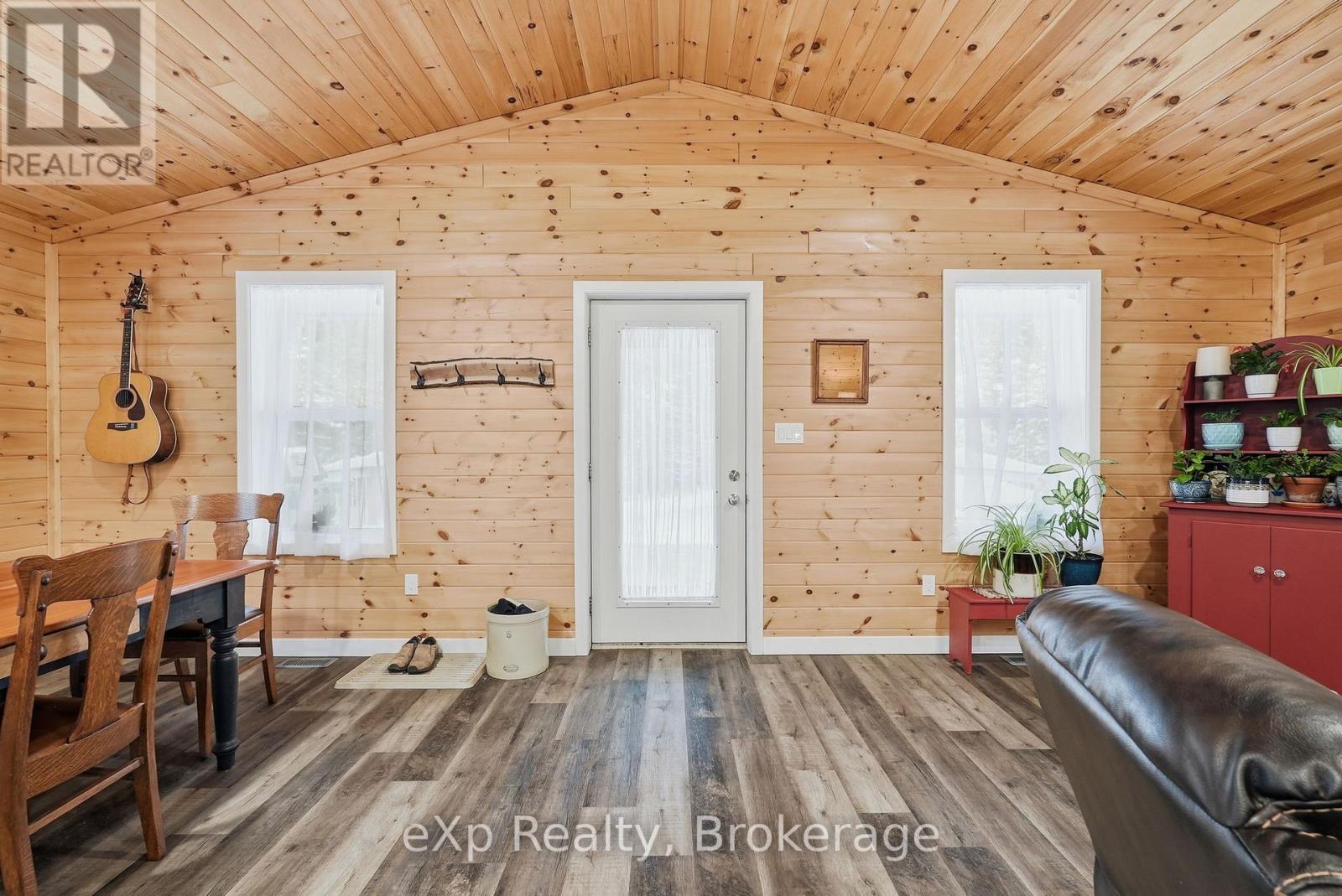 38 Miller Lake Road, Northern Bruce Peninsula, Ontario  N0H 1Z0 - Photo 15 - X12902374