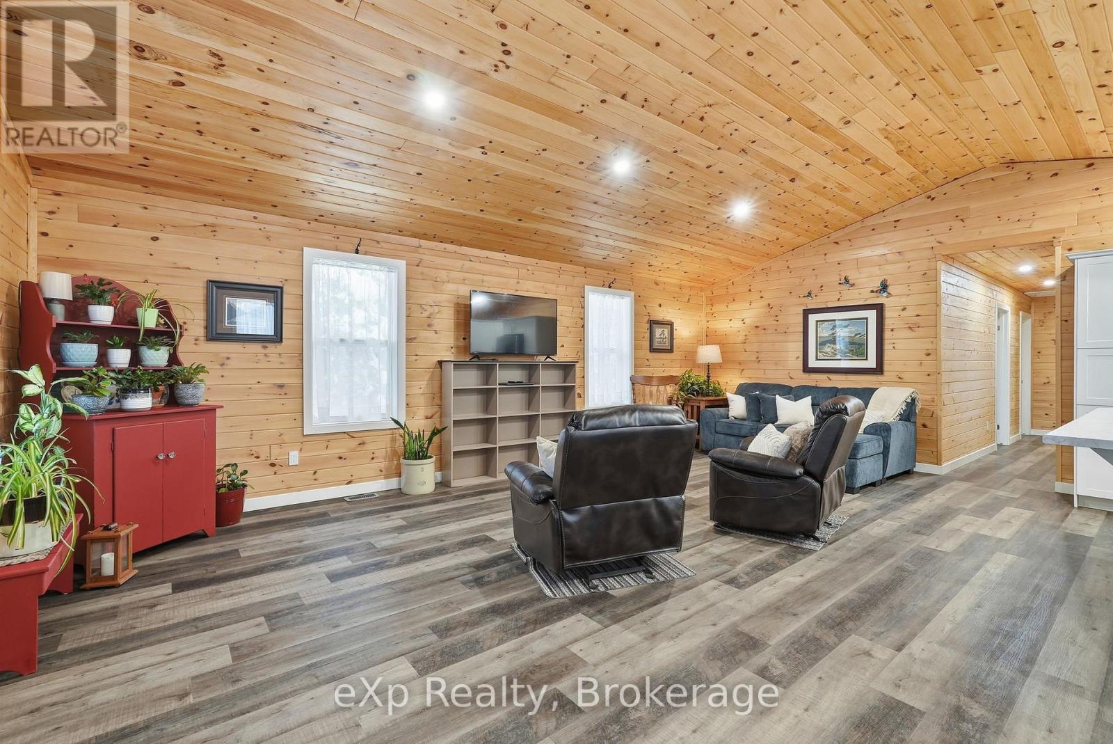 38 Miller Lake Road, Northern Bruce Peninsula, Ontario  N0H 1Z0 - Photo 22 - X12902374