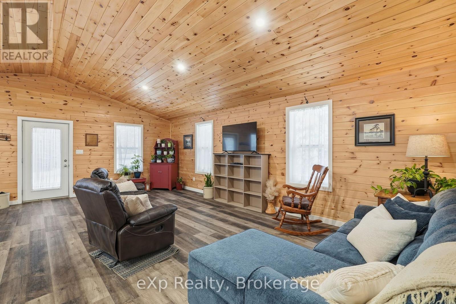 38 Miller Lake Road, Northern Bruce Peninsula, Ontario  N0H 1Z0 - Photo 25 - X12902374