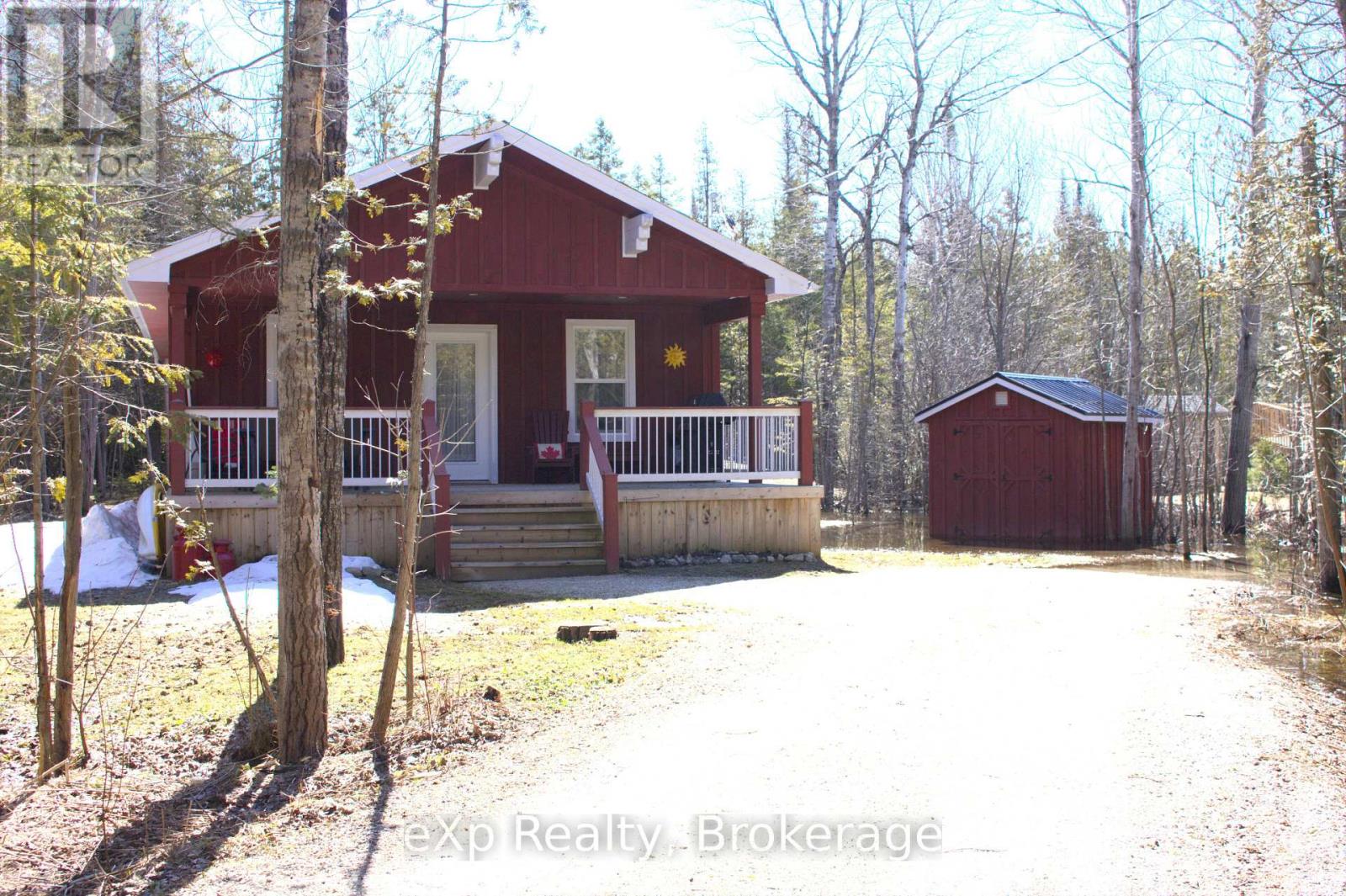38 Miller Lake Road, Northern Bruce Peninsula, Ontario  N0H 1Z0 - Photo 3 - X12902374