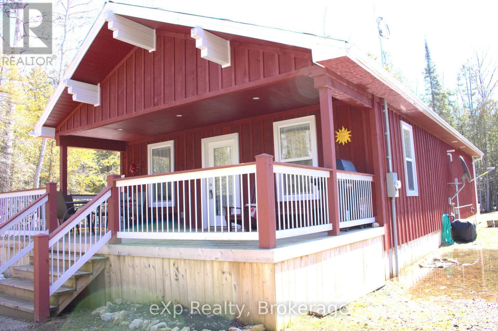 38 Miller Lake Road, Northern Bruce Peninsula, Ontario  N0H 1Z0 - Photo 5 - X12902374