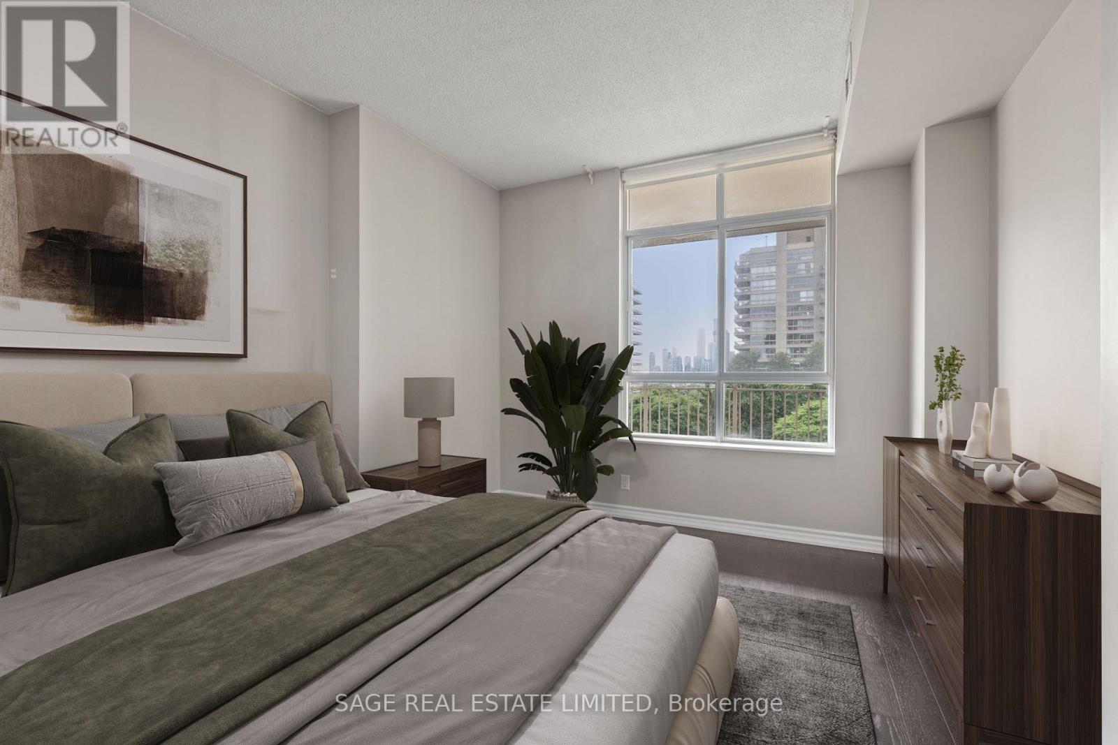 803 - 1 Deer Park Crescent, Toronto, Ontario  M4V 3C4 - Photo 11 - C12988978