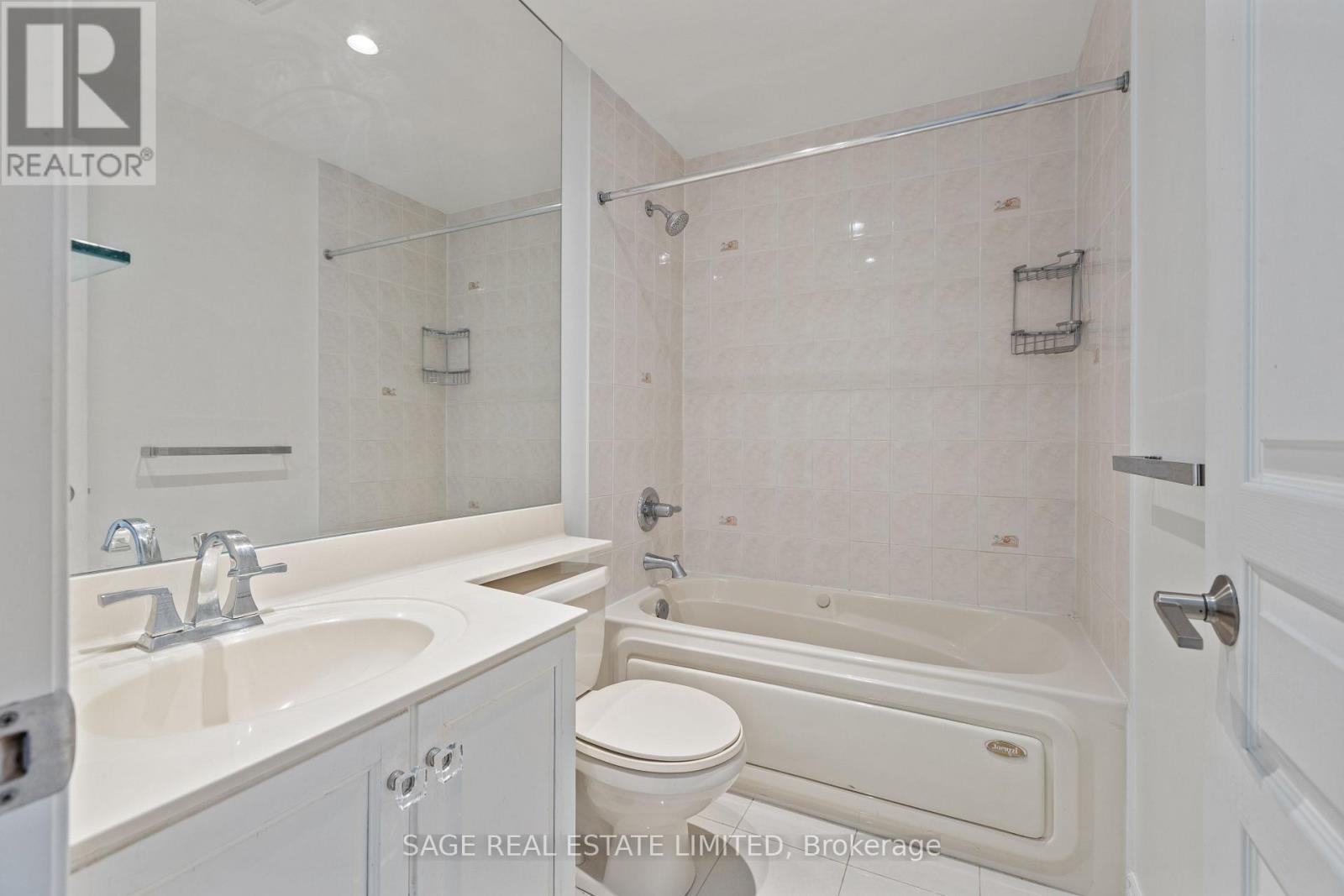 803 - 1 Deer Park Crescent, Toronto, Ontario  M4V 3C4 - Photo 13 - C12988978