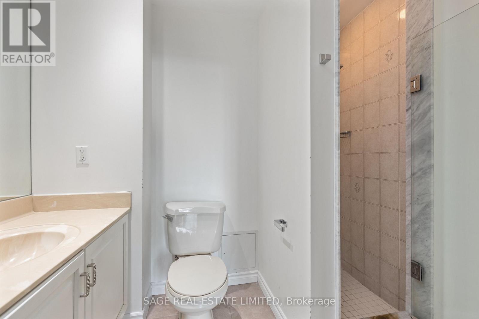 803 - 1 Deer Park Crescent, Toronto, Ontario  M4V 3C4 - Photo 14 - C12988978