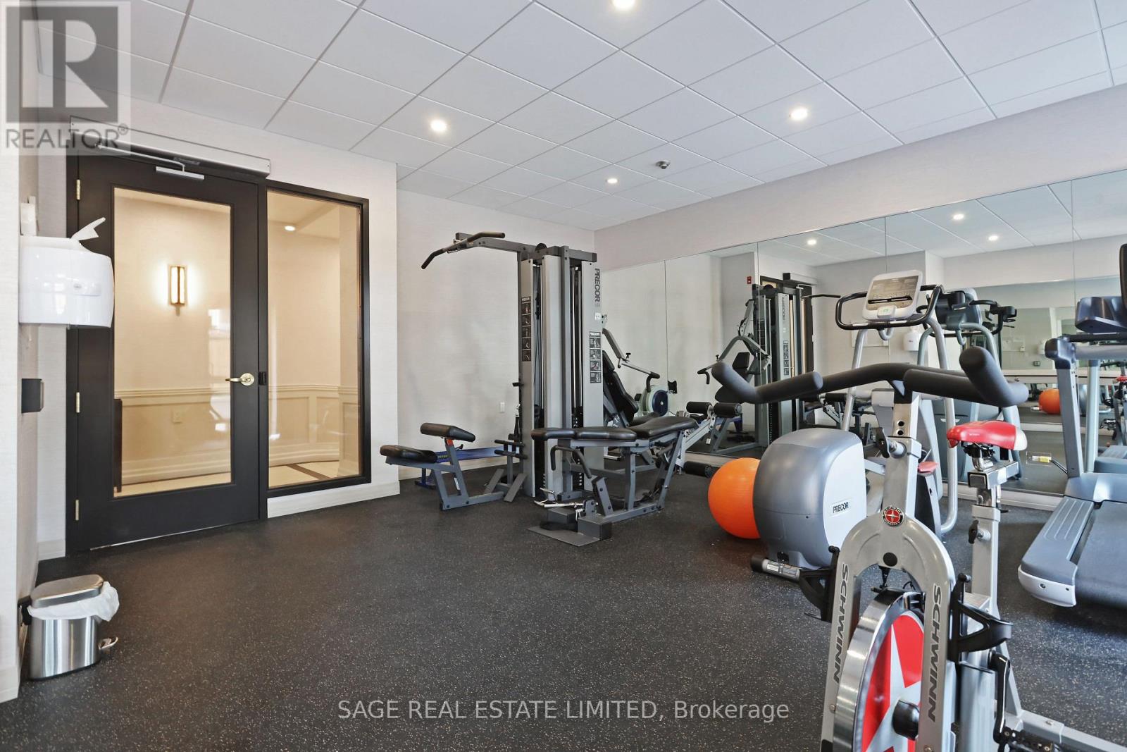 803 - 1 Deer Park Crescent, Toronto, Ontario  M4V 3C4 - Photo 23 - C12988978