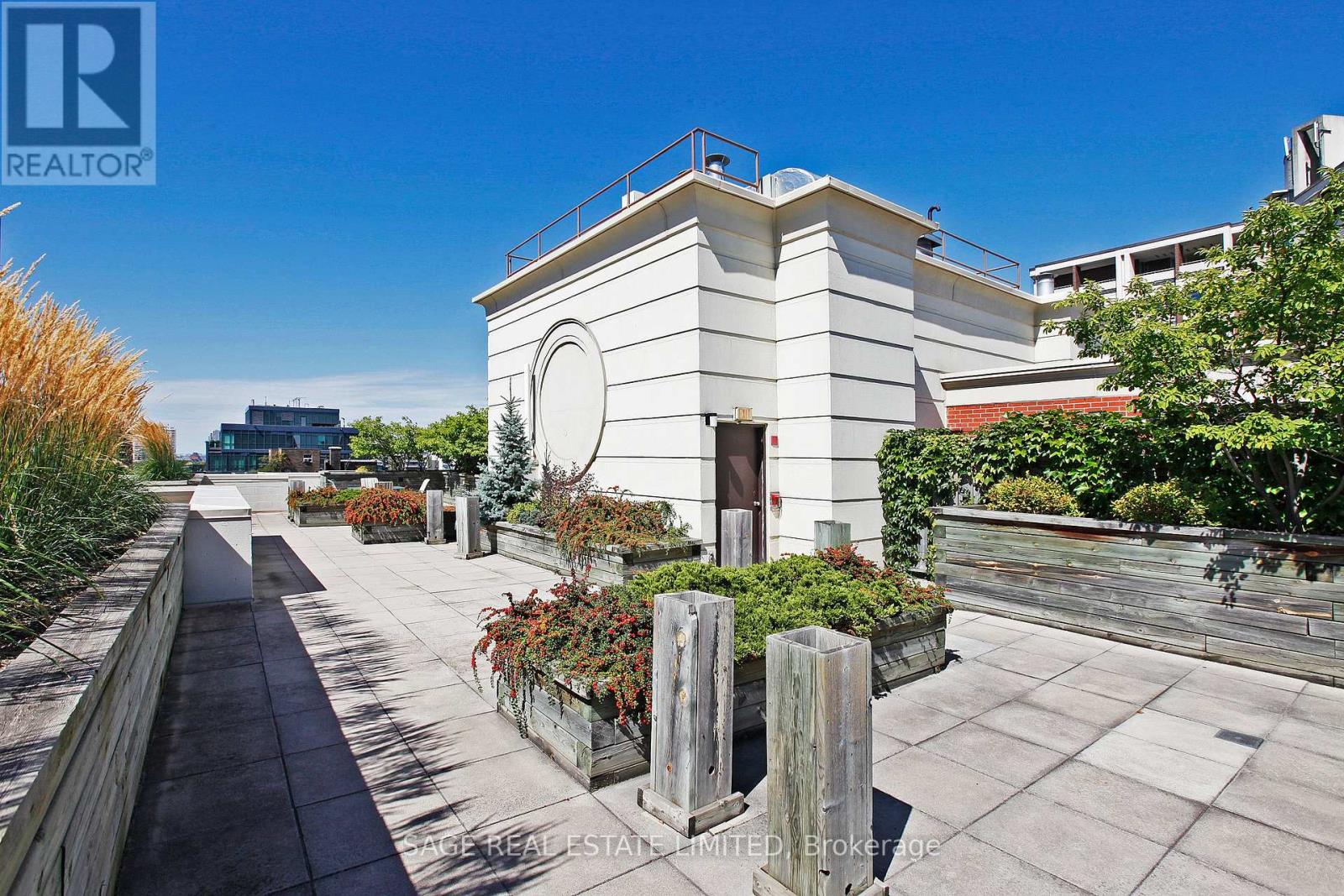 803 - 1 Deer Park Crescent, Toronto, Ontario  M4V 3C4 - Photo 30 - C12988978