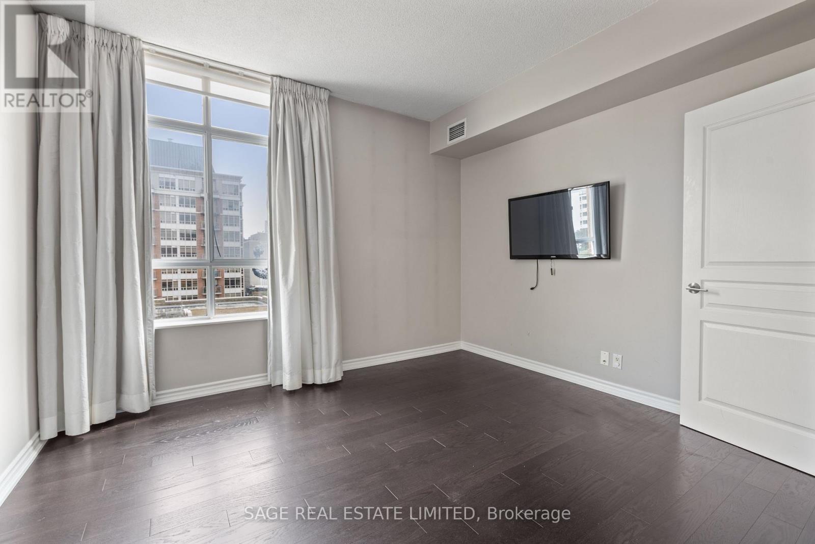 803 - 1 Deer Park Crescent, Toronto, Ontario  M4V 3C4 - Photo 32 - C12988978