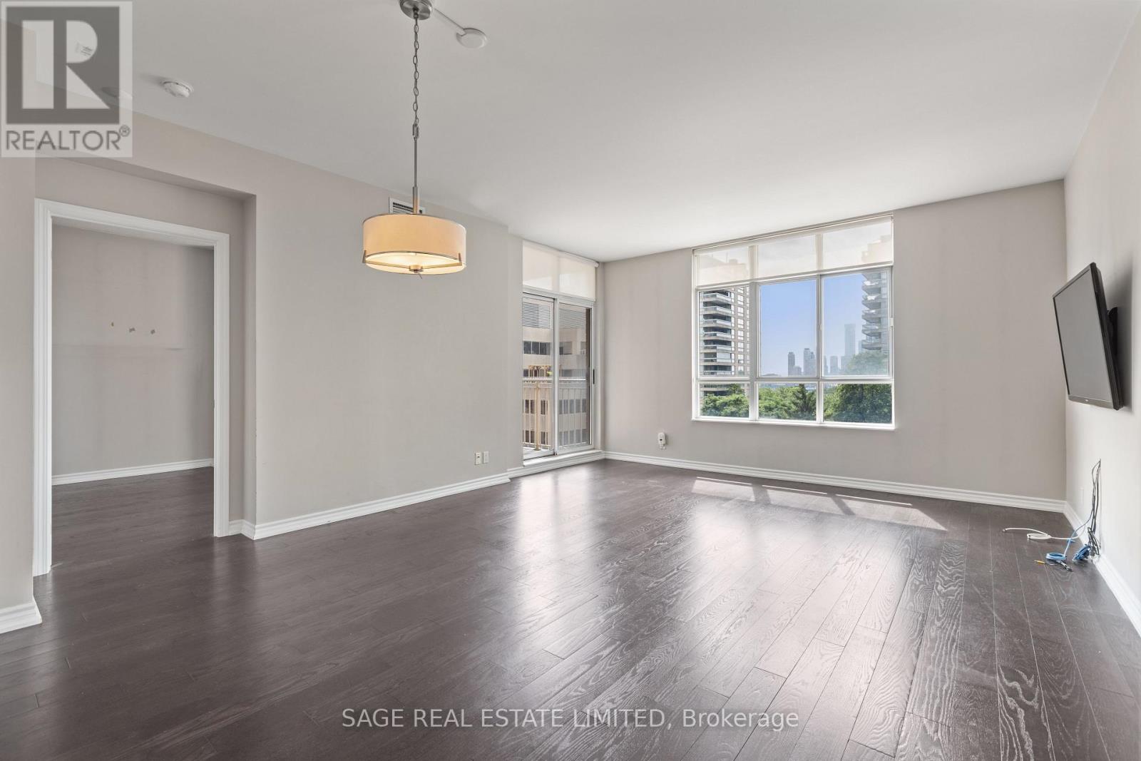 803 - 1 Deer Park Crescent, Toronto, Ontario  M4V 3C4 - Photo 33 - C12988978