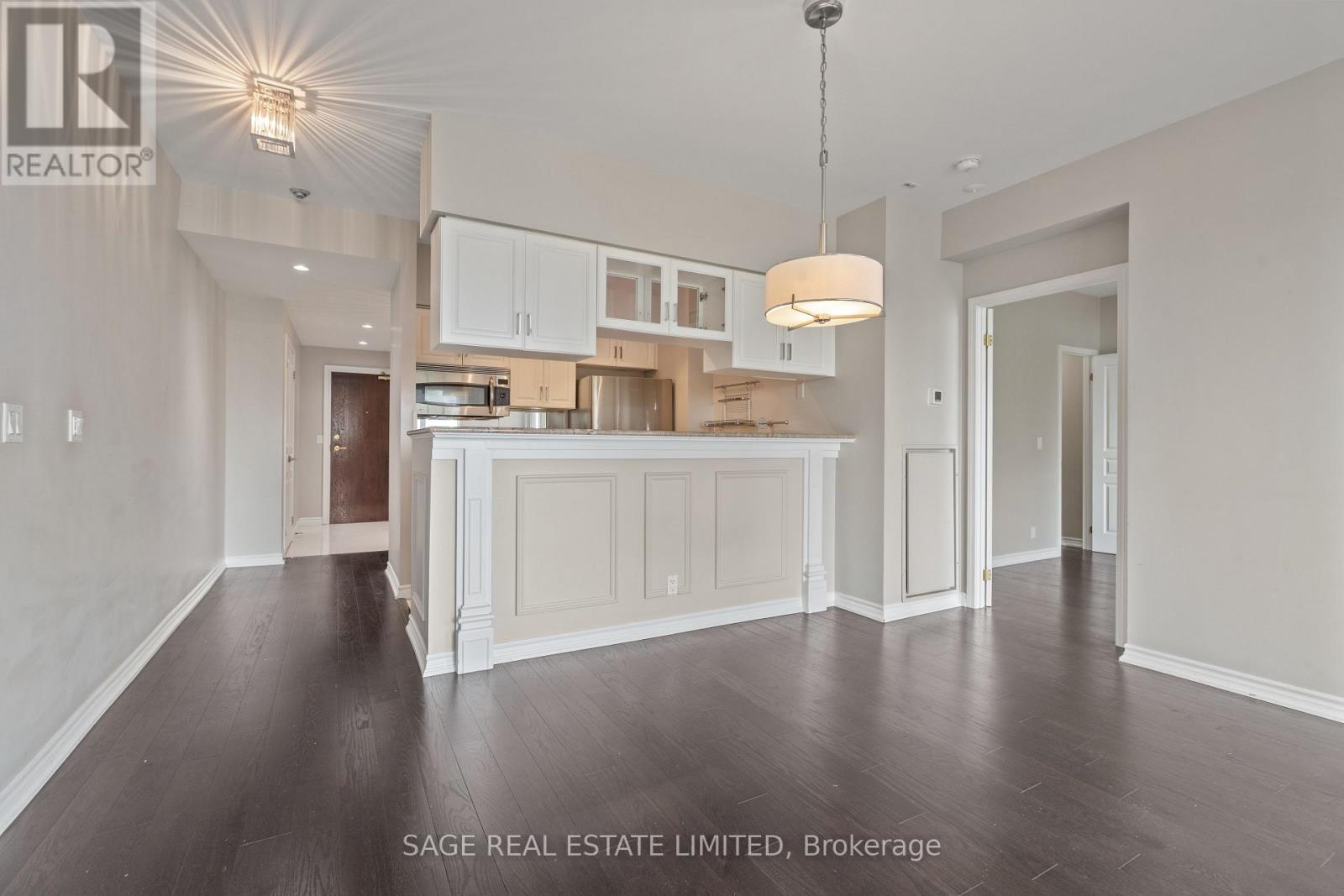 803 - 1 Deer Park Crescent, Toronto, Ontario  M4V 3C4 - Photo 40 - C12988978