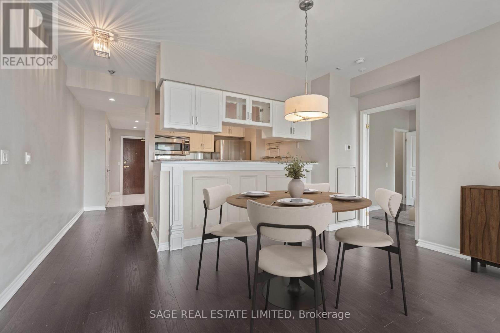 803 - 1 Deer Park Crescent, Toronto, Ontario  M4V 3C4 - Photo 7 - C12988978