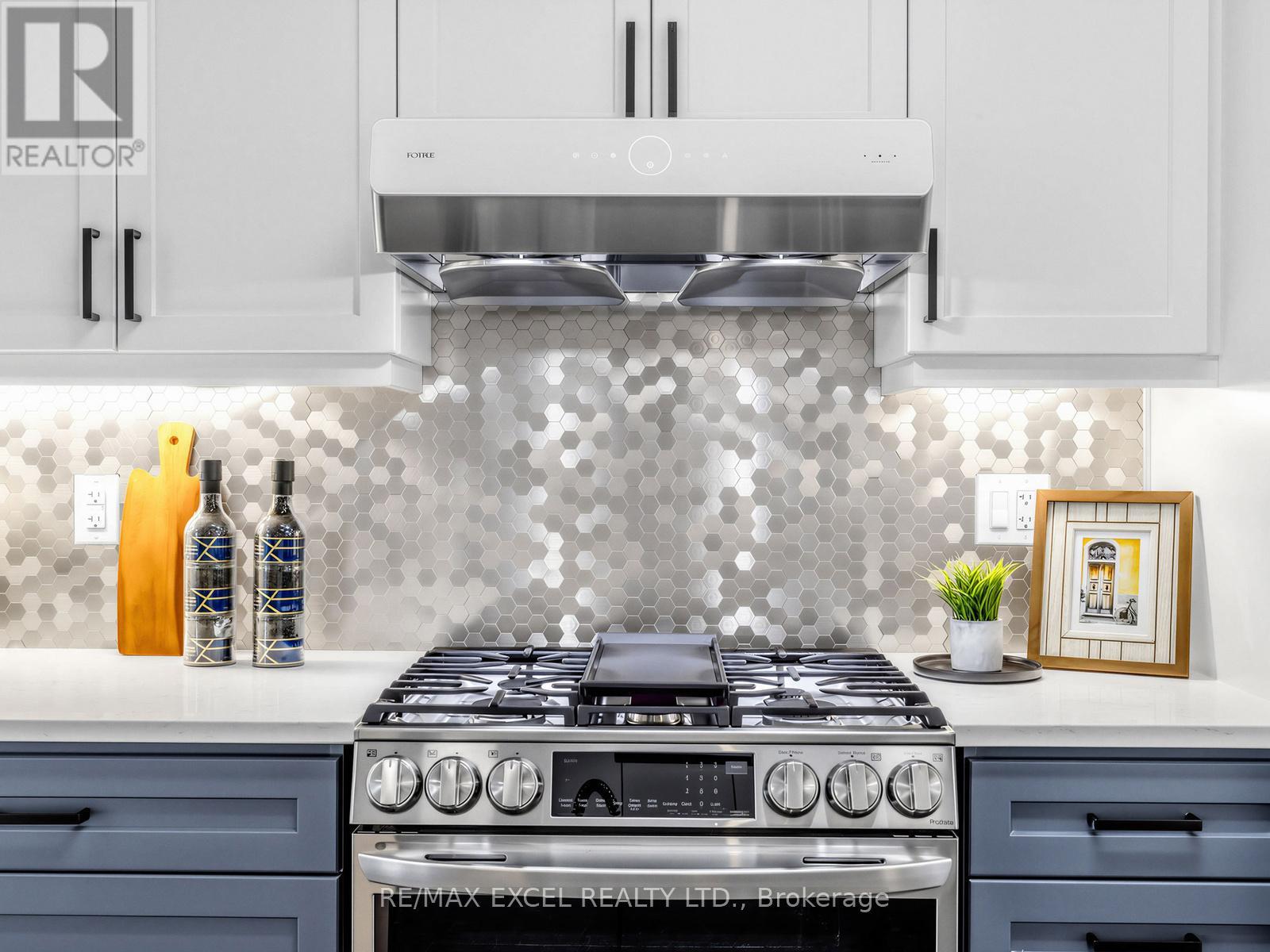 38 Navitas Crescent, Markham, Ontario  L6C 3K7 - Photo 13 - N12988976