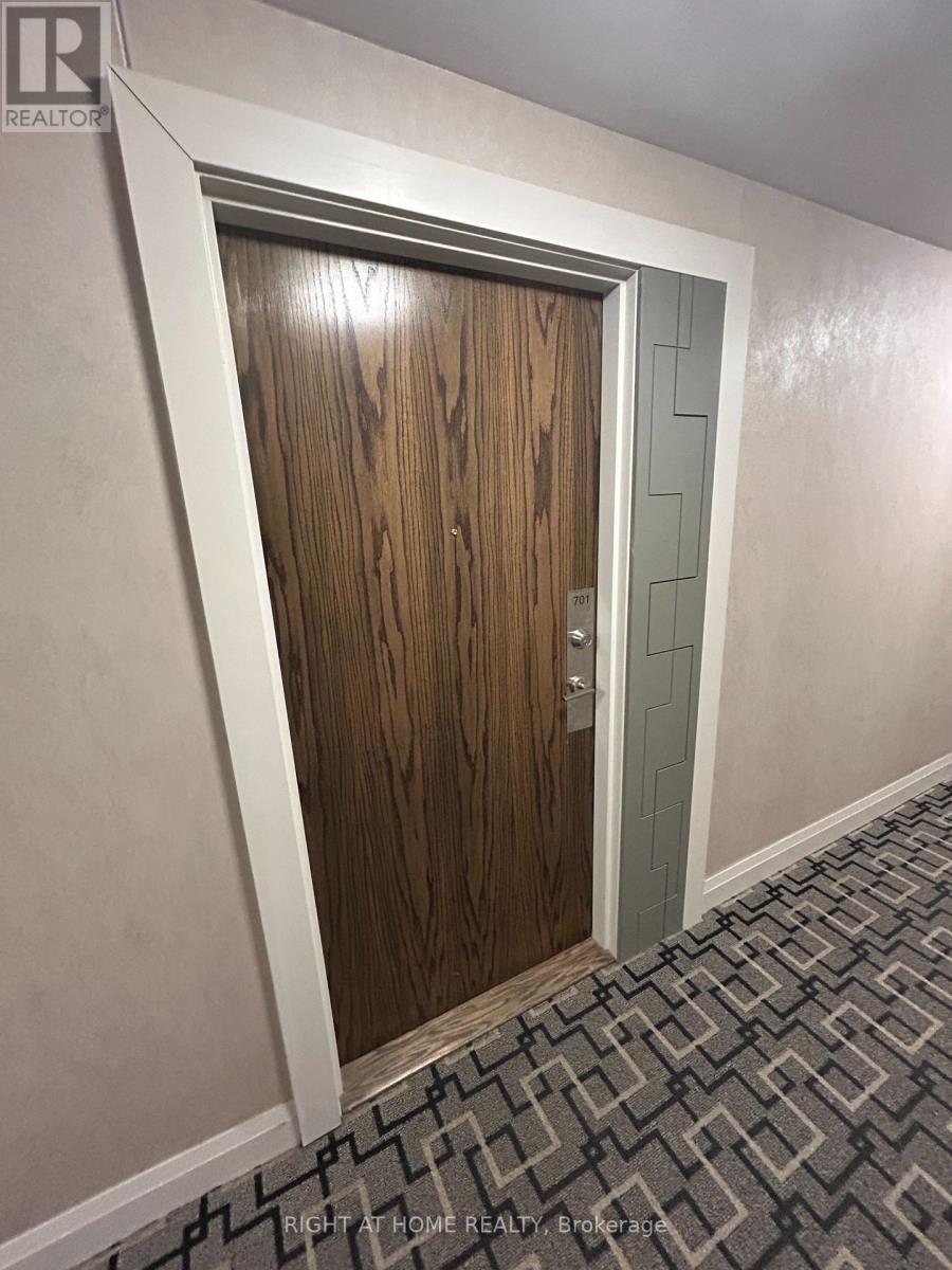 701 - 99 Eagle Rock Way, Vaughan, Ontario  L6A 5A7 - Photo 4 - N12989004