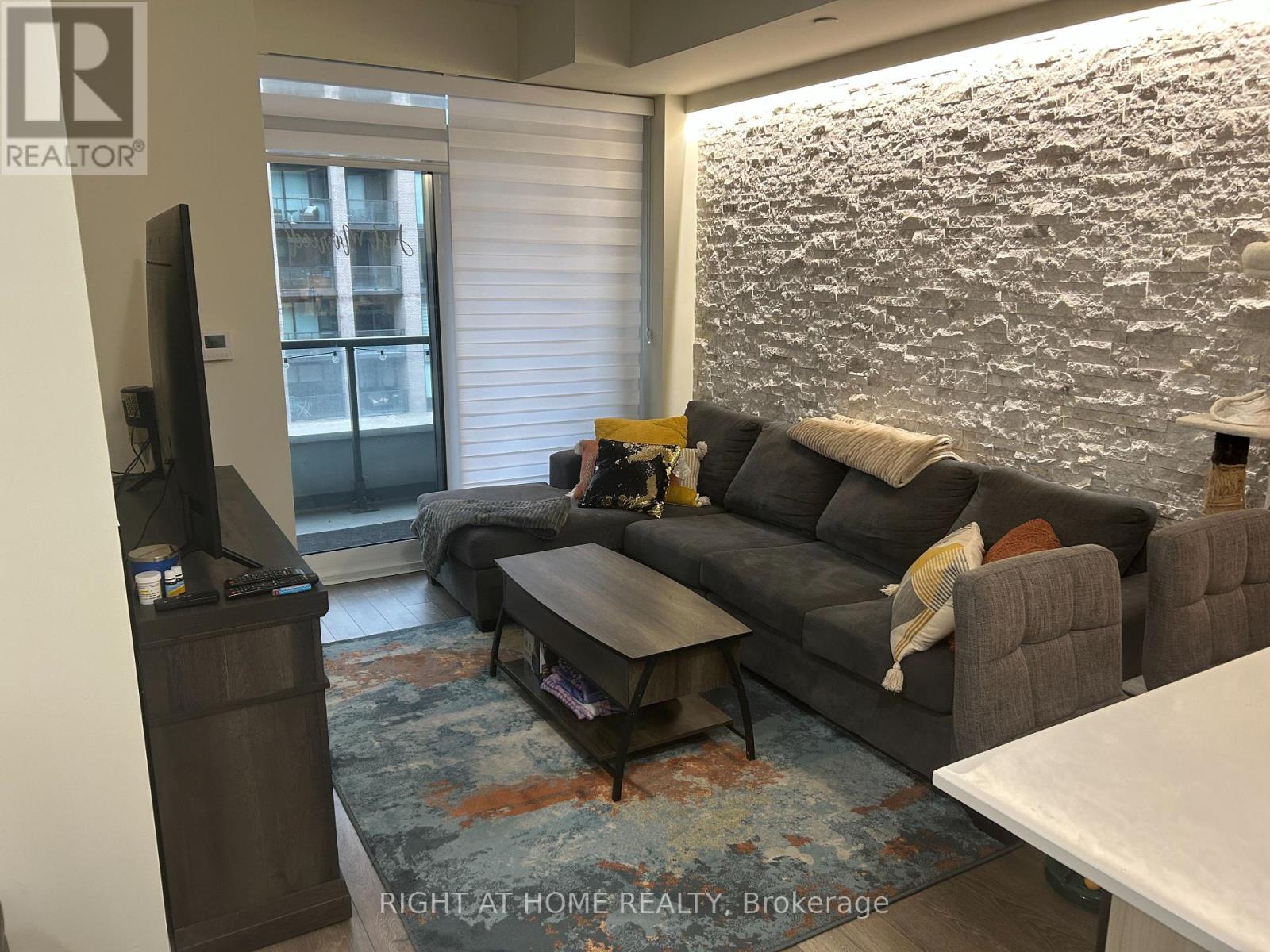 701 - 99 Eagle Rock Way, Vaughan, Ontario  L6A 5A7 - Photo 7 - N12989004