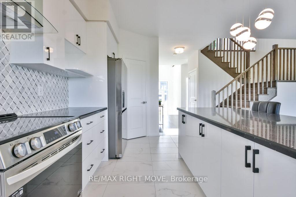 3721 Quayside Drive, Severn (West Shore), Ontario L3V 8M9 - Photo 23 - S12989078