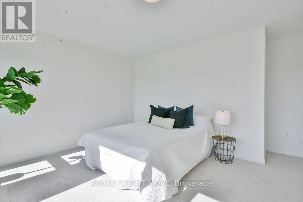 3721 Quayside Drive, Severn (West Shore), Ontario L3V 8M9 - Photo 27 - S12989078