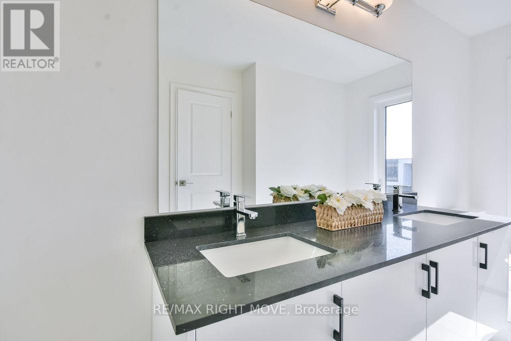 3721 Quayside Drive, Severn (West Shore), Ontario L3V 8M9 - Photo 28 - S12989078