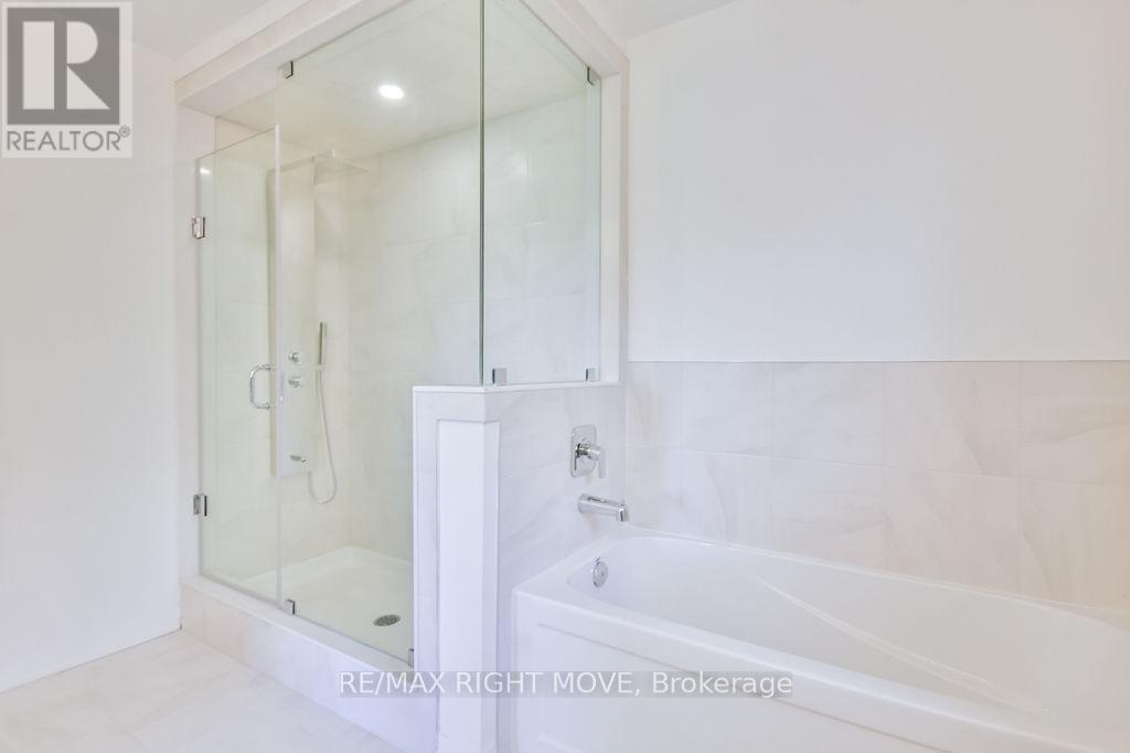 3721 Quayside Drive, Severn (West Shore), Ontario L3V 8M9 - Photo 38 - S12989078