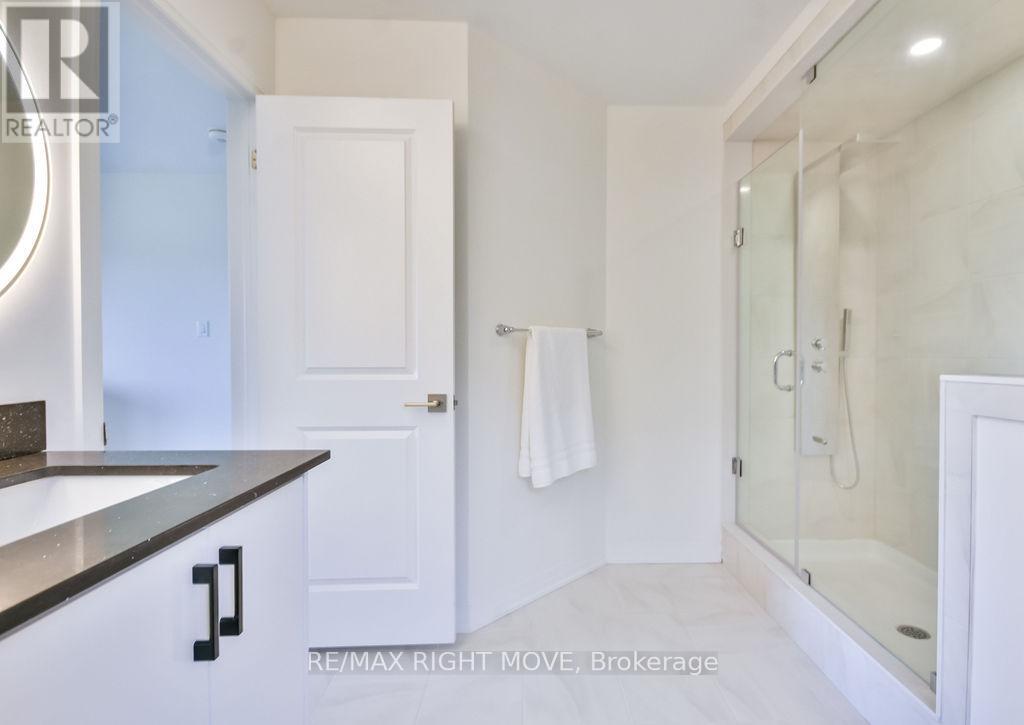 3721 Quayside Drive, Severn (West Shore), Ontario L3V 8M9 - Photo 39 - S12989078