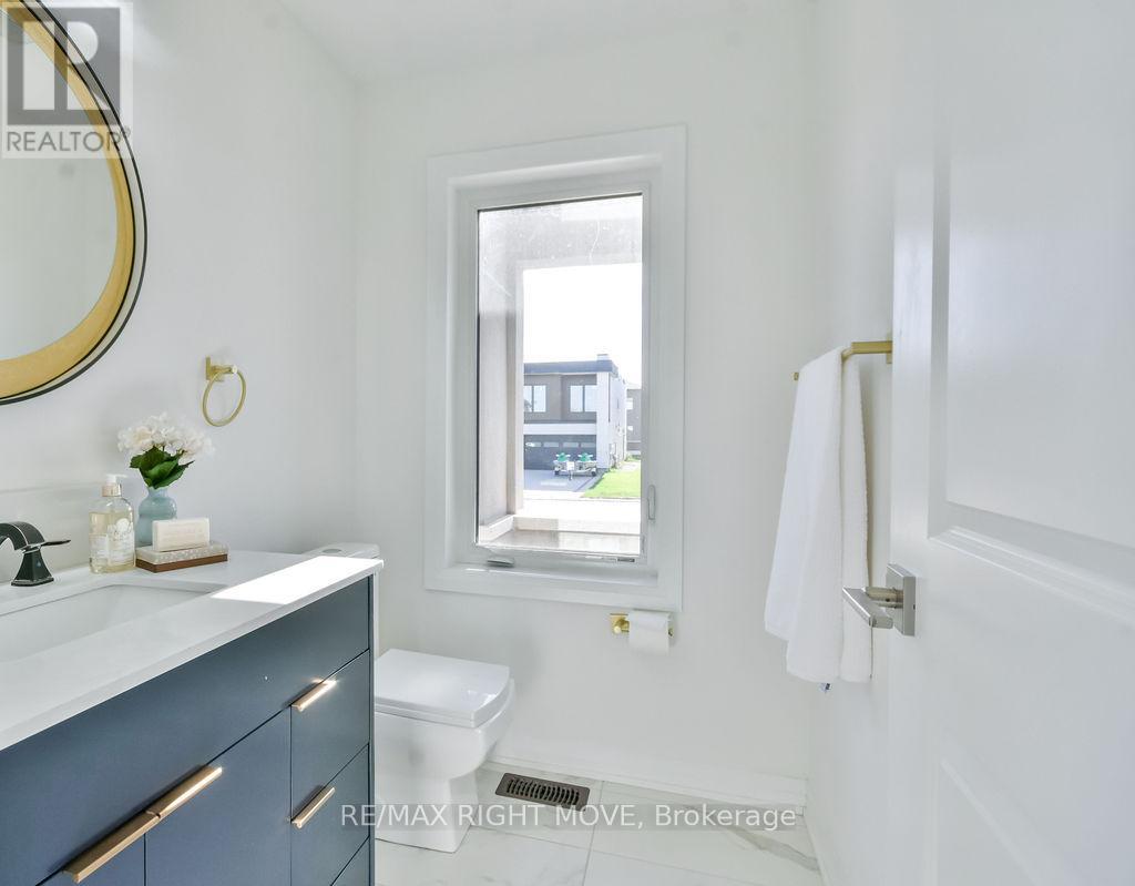 3721 Quayside Drive, Severn (West Shore), Ontario L3V 8M9 - Photo 6 - S12989078