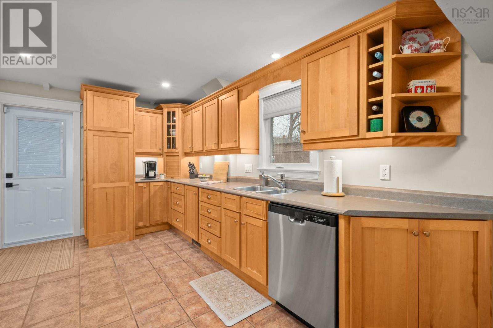 8 Eaton Avenue, Dartmouth, Nova Scotia  B2Y 2X5 - Photo 9 - 202606518