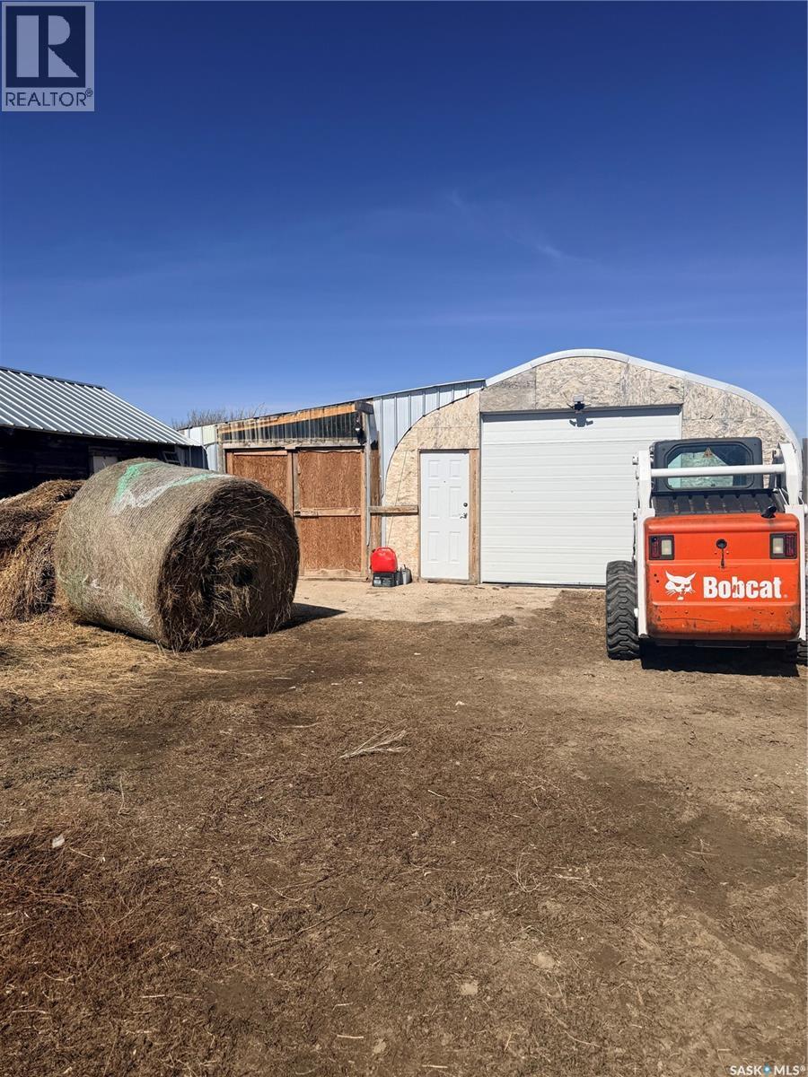 Mezzo Acreage Grid Road, Tompkins, Saskatchewan  S0N 2S0 - Photo 15 - SK032700