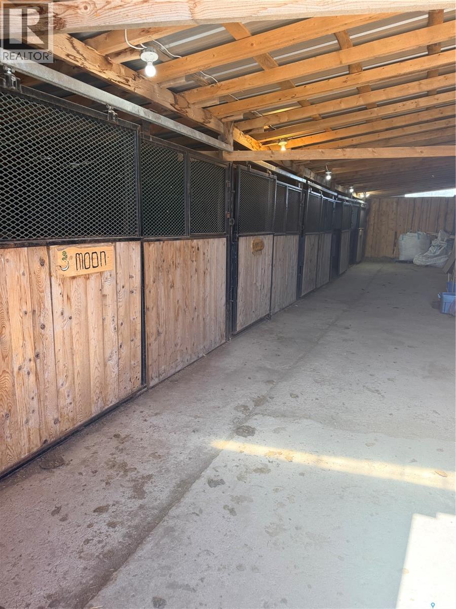 Mezzo Acreage Grid Road, Tompkins, Saskatchewan  S0N 2S0 - Photo 16 - SK032700