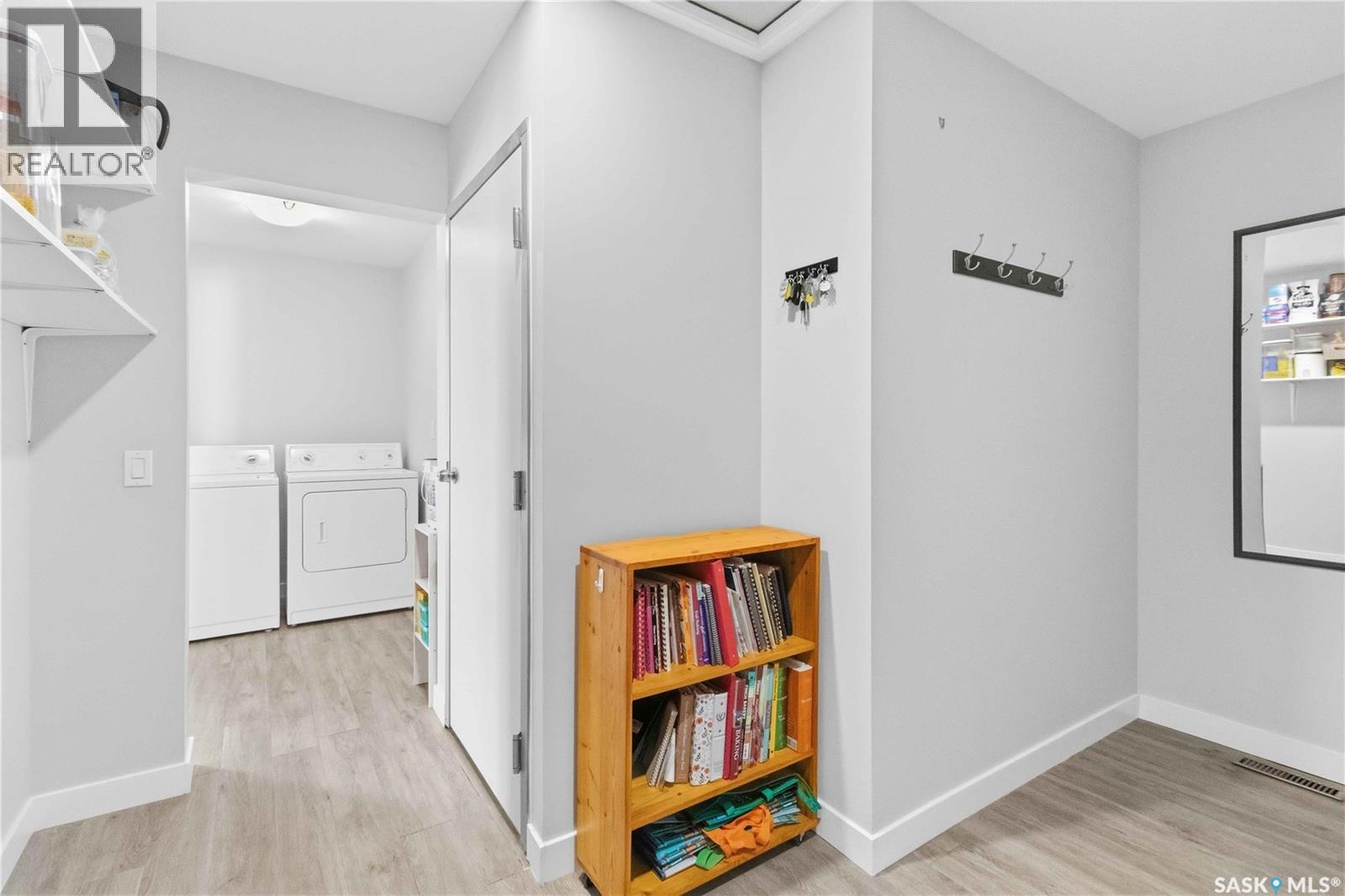 775 1st Avenue N, Martensville, Saskatchewan  S0K 2T2 - Photo 26 - SK032567