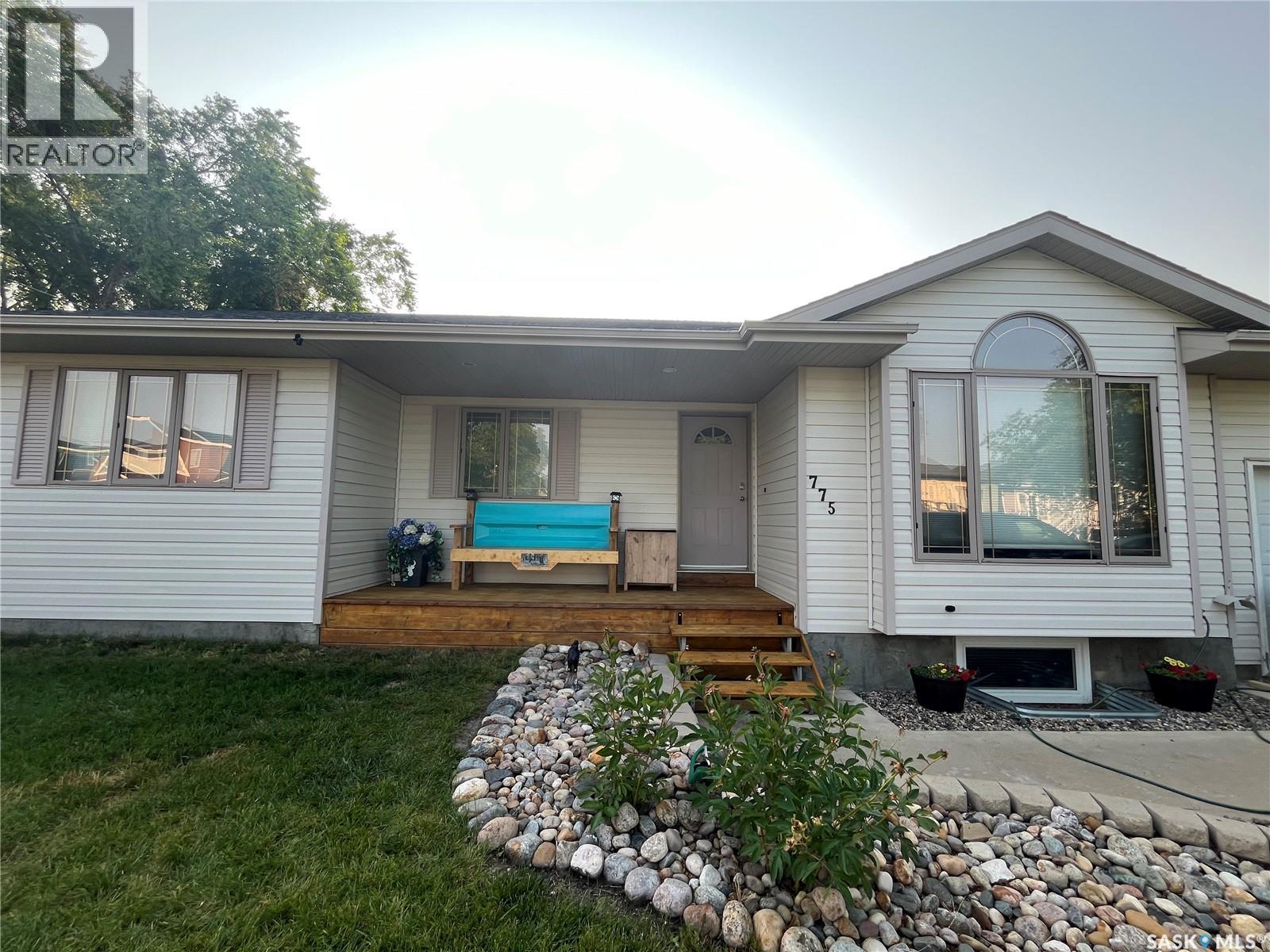 775 1st Avenue N, Martensville, Saskatchewan  S0K 2T2 - Photo 51 - SK032567