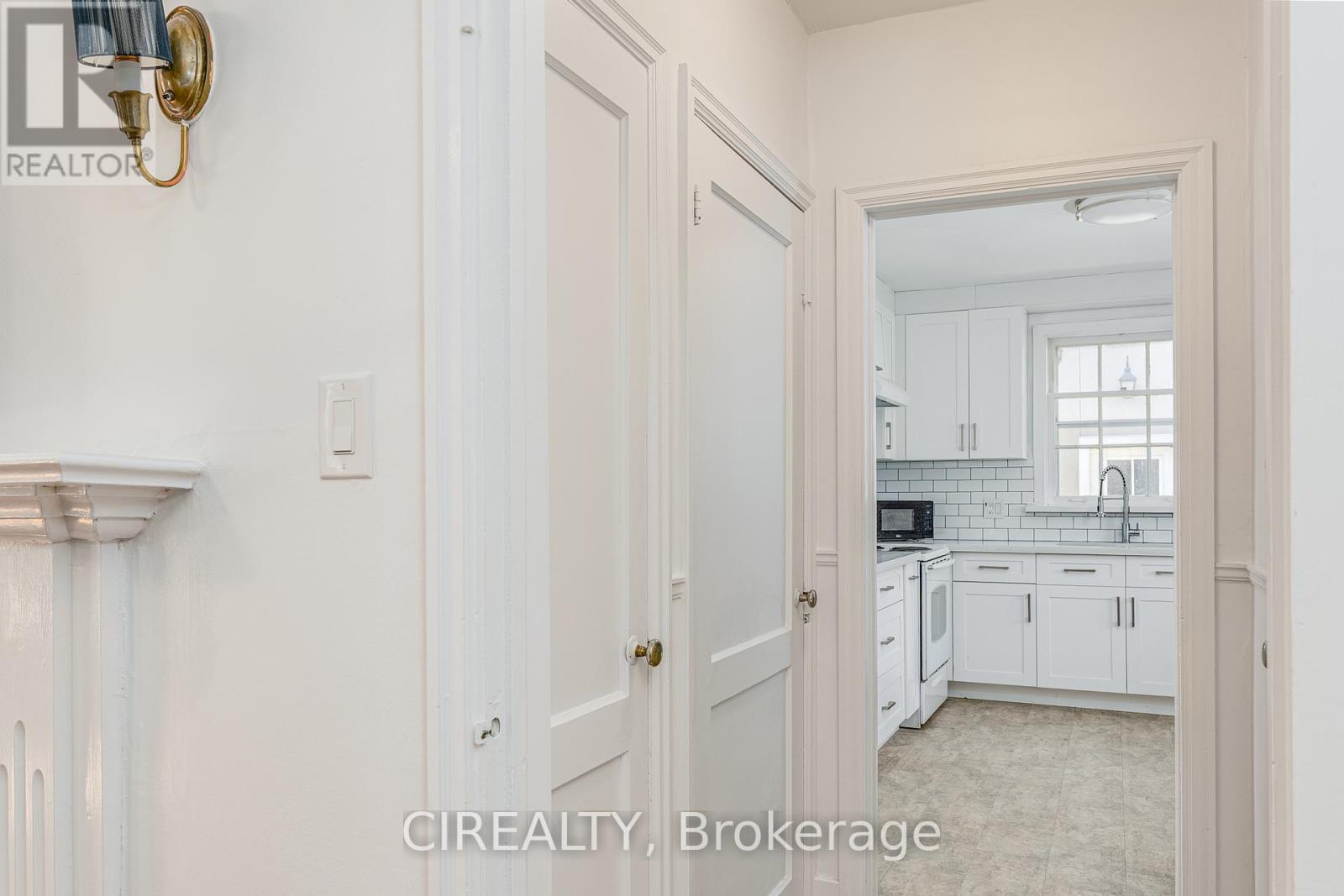 25 Howard Avenue, Oakville, Ontario  L6J 3Y2 - Photo 14 - W12988970