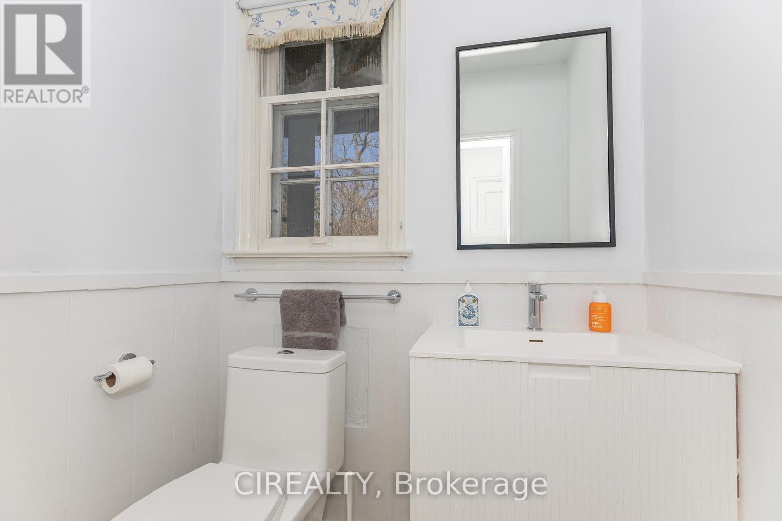 25 Howard Avenue, Oakville, Ontario  L6J 3Y2 - Photo 15 - W12988970