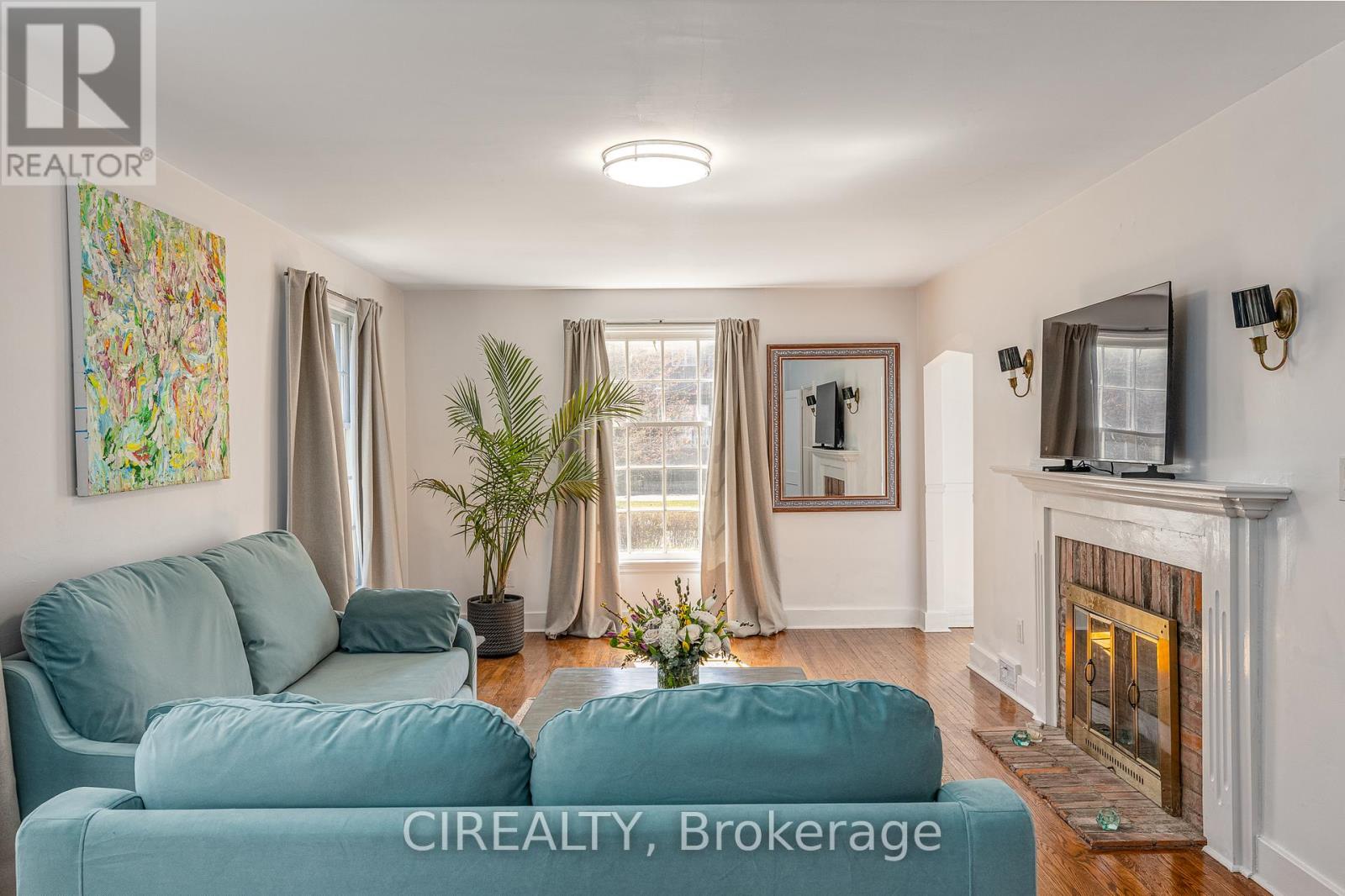 25 Howard Avenue, Oakville, Ontario  L6J 3Y2 - Photo 8 - W12988970