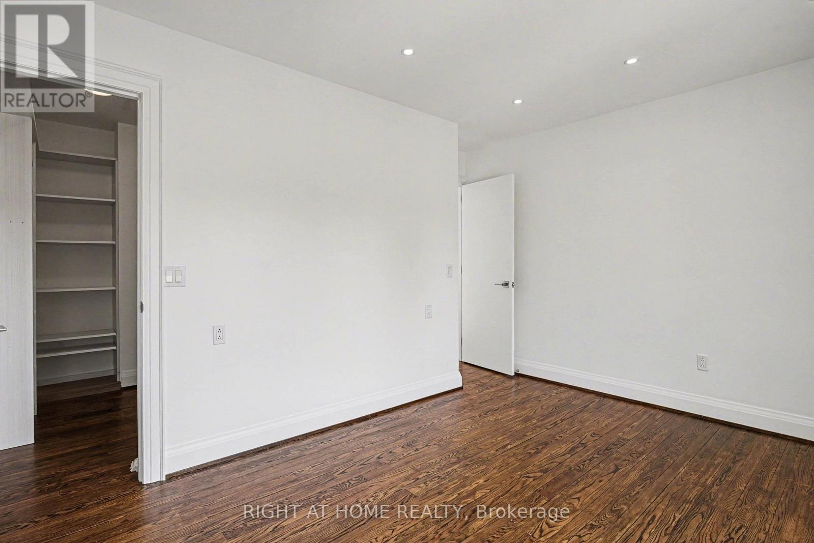 174 Rosethorn Avenue, Toronto, Ontario  M6N 3L4 - Photo 15 - W12988992