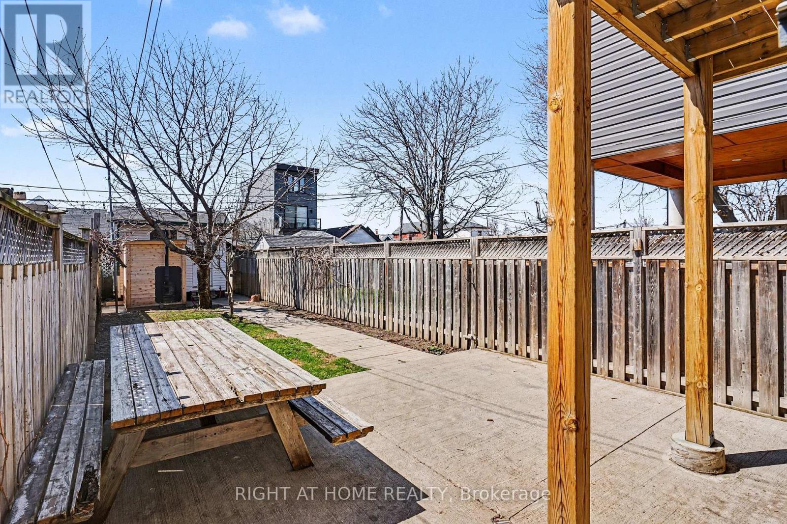 174 Rosethorn Avenue, Toronto, Ontario  M6N 3L4 - Photo 27 - W12988992