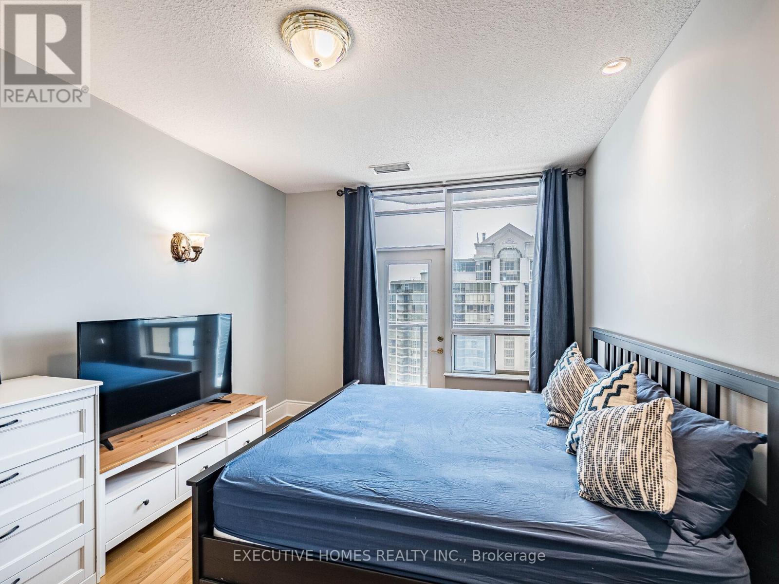 Pho8 - 25 Kingsbridge Garden Circle, Mississauga, Ontario  L5R 4B1 - Photo 19 - W12988996